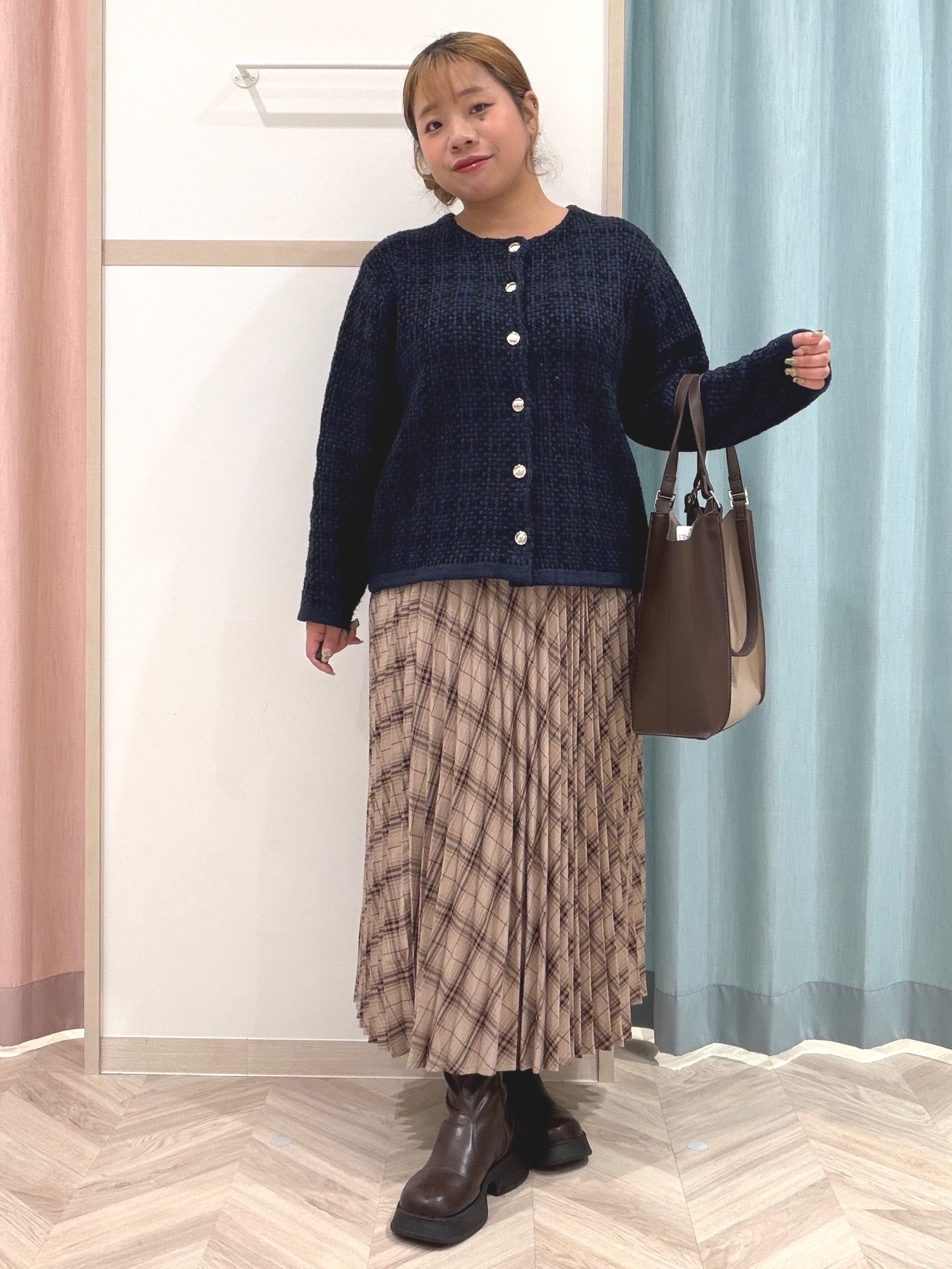 まちゃんなちゃんさんの「SHOO･LA･RUE｜【S-LL/洗濯機可】1枚で華やか ツイード調ニットカーディガン」を使ったコーディネート