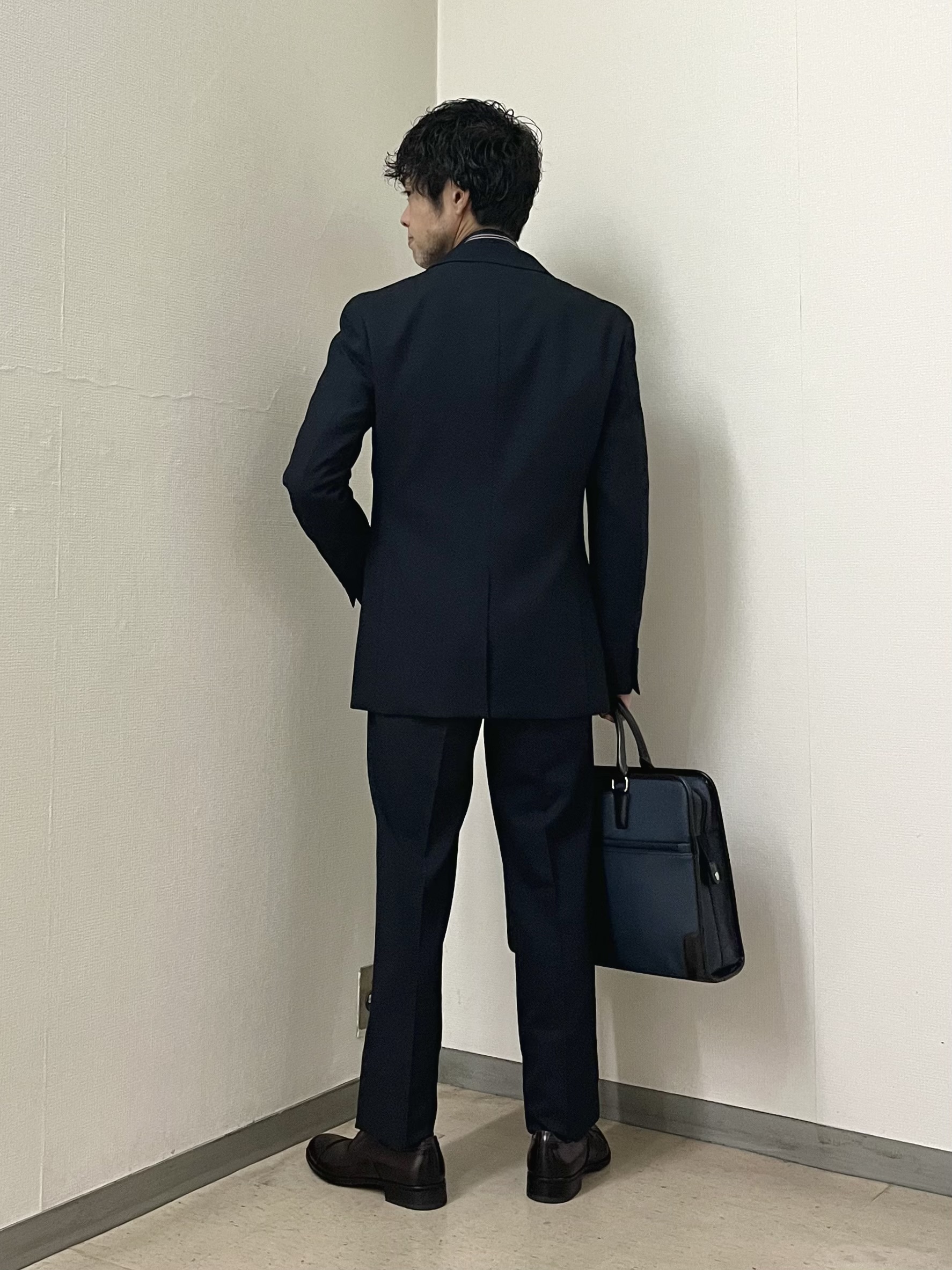 URAさんの「TAKEO KIKUCHI｜ウールライクキャットフット ジャケット」を使ったコーディネート