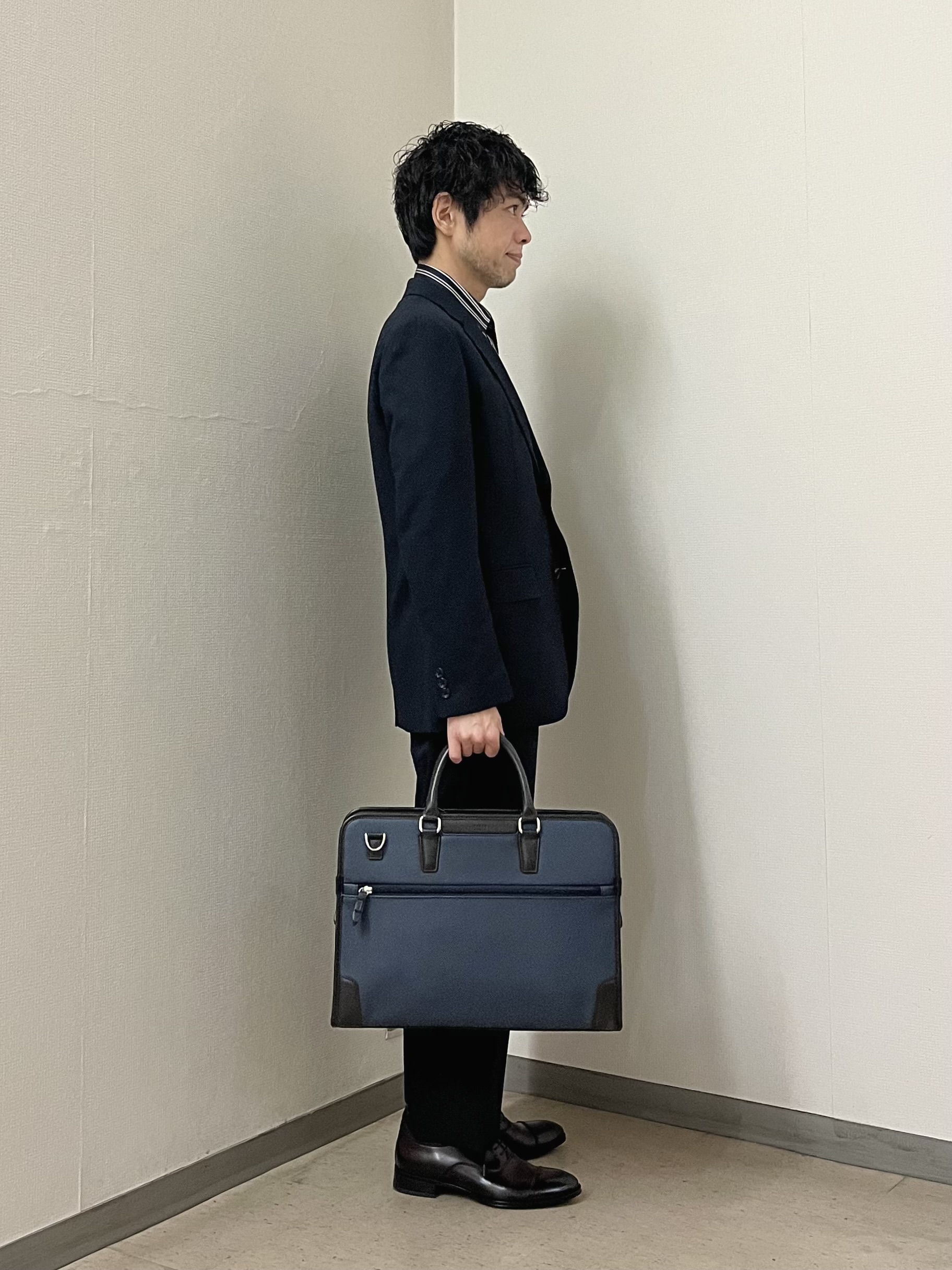 URAさんの「TAKEO KIKUCHI｜ウールライクキャットフット ジャケット」を使ったコーディネート