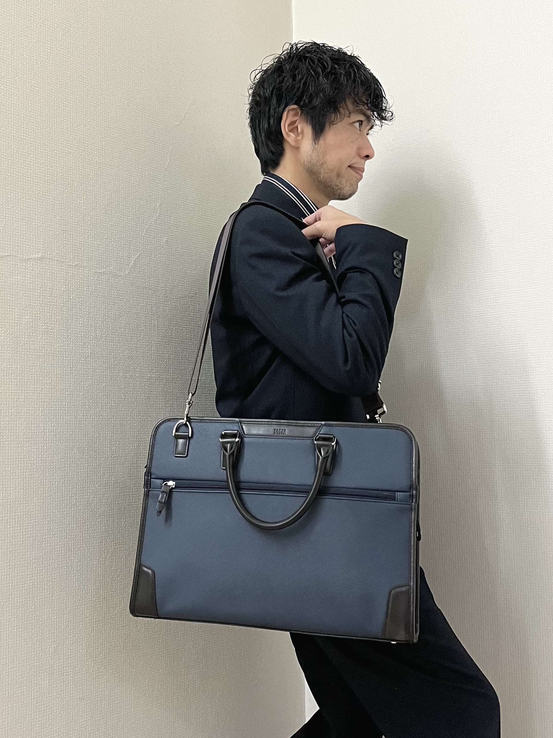 URAさんの「TAKEO KIKUCHI｜ウールライクキャットフット ジャケット」を使ったコーディネート