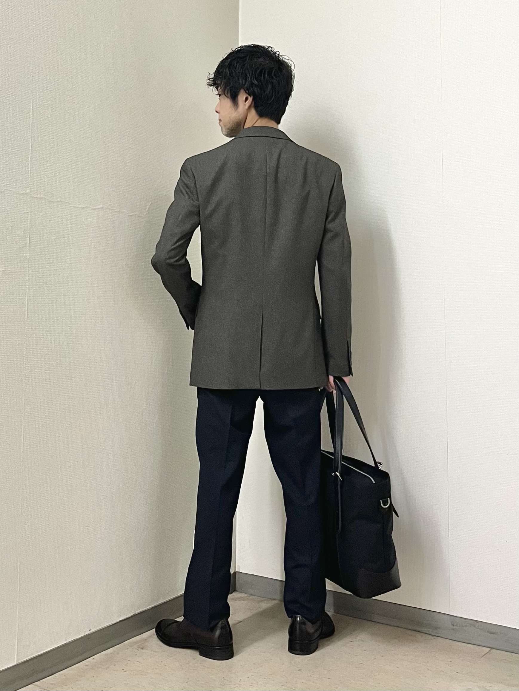 URAさんの「TAKEO KIKUCHI｜ウールライクキャットフット ジャケット」を使ったコーディネート