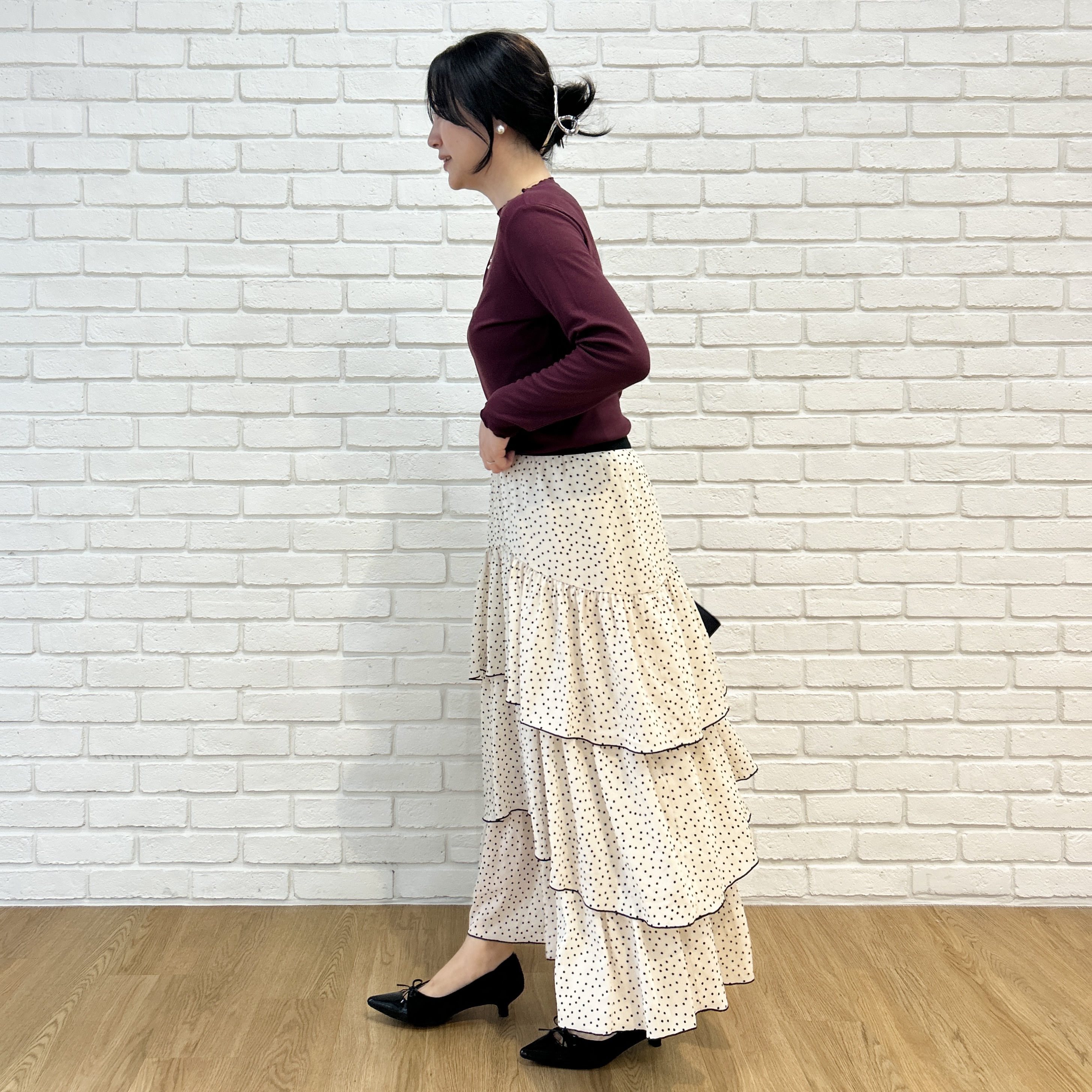 shinoさんの「Couture brooch｜【一枚でも重ねても】メローフリル テレコトップス」を使ったコーディネート