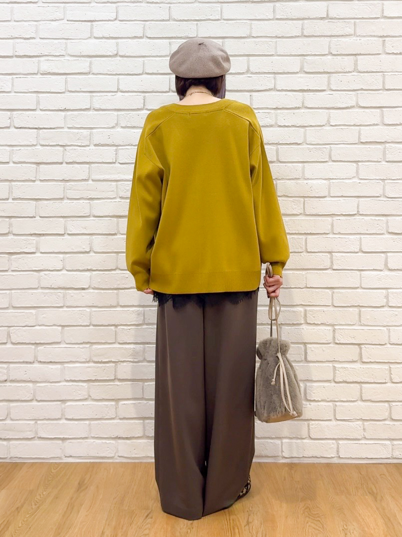 𝐜𝐡𝐢𝐤𝐚さんの「SHOO･LA･RUE｜【毛玉になりにくい/S-LL/洗濯機可/体型カバー】Vネックゆったりカーディガン」を使ったコーディネート