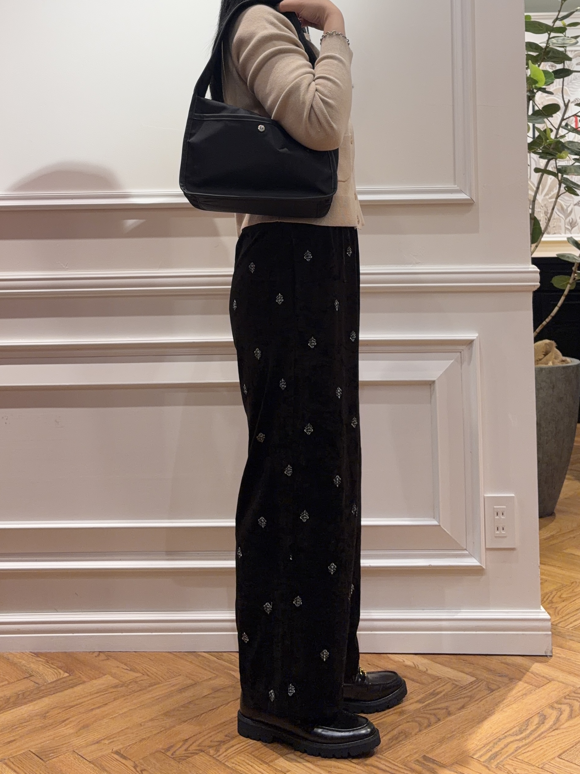 SAKAIさんの「DRESSTERIOR｜【5色展開/マシンウォッシャブル】コットンカシミヤカーディガン」を使ったコーディネート