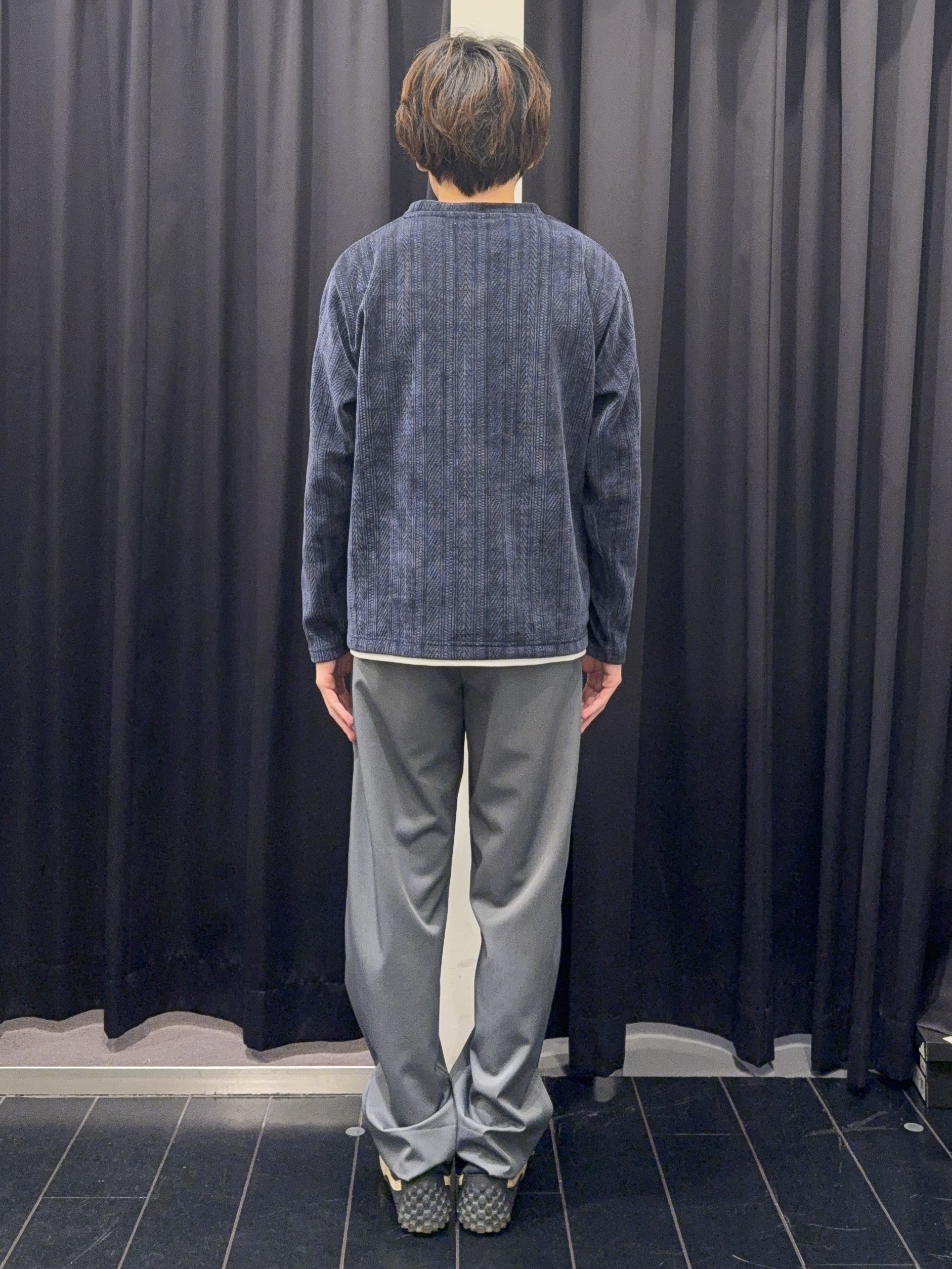 カシマさんの「THE SHOP TK｜【洗濯機OK】レイヤードモールニットTシャツ」を使ったコーディネート