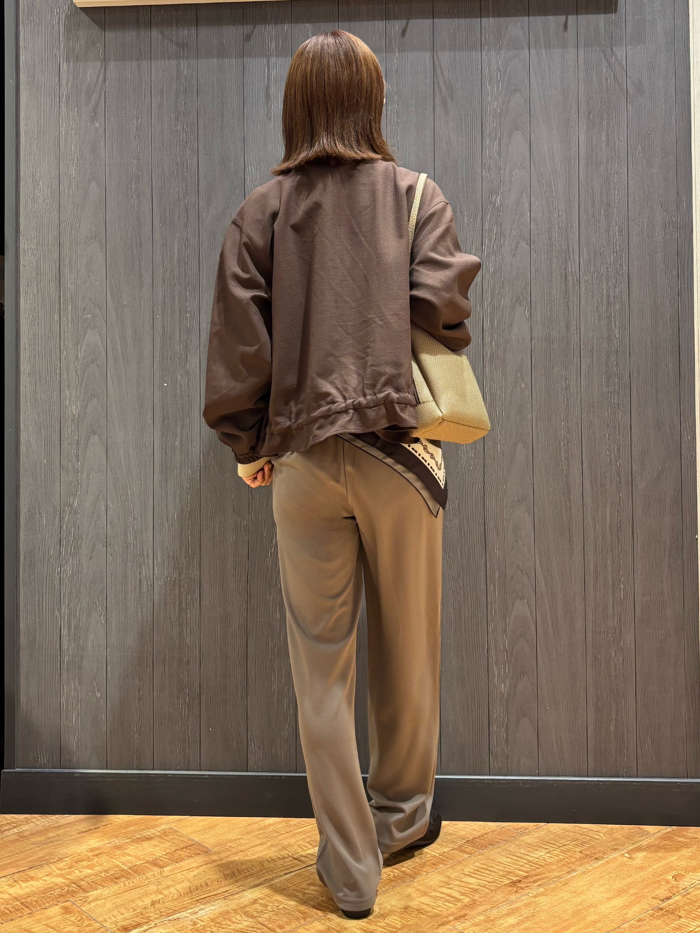 meiさんの「SHOO･LA･RUE｜【洗濯後しわになりにくい/S-LL】裾ドロストフリルブルゾン」を使ったコーディネート