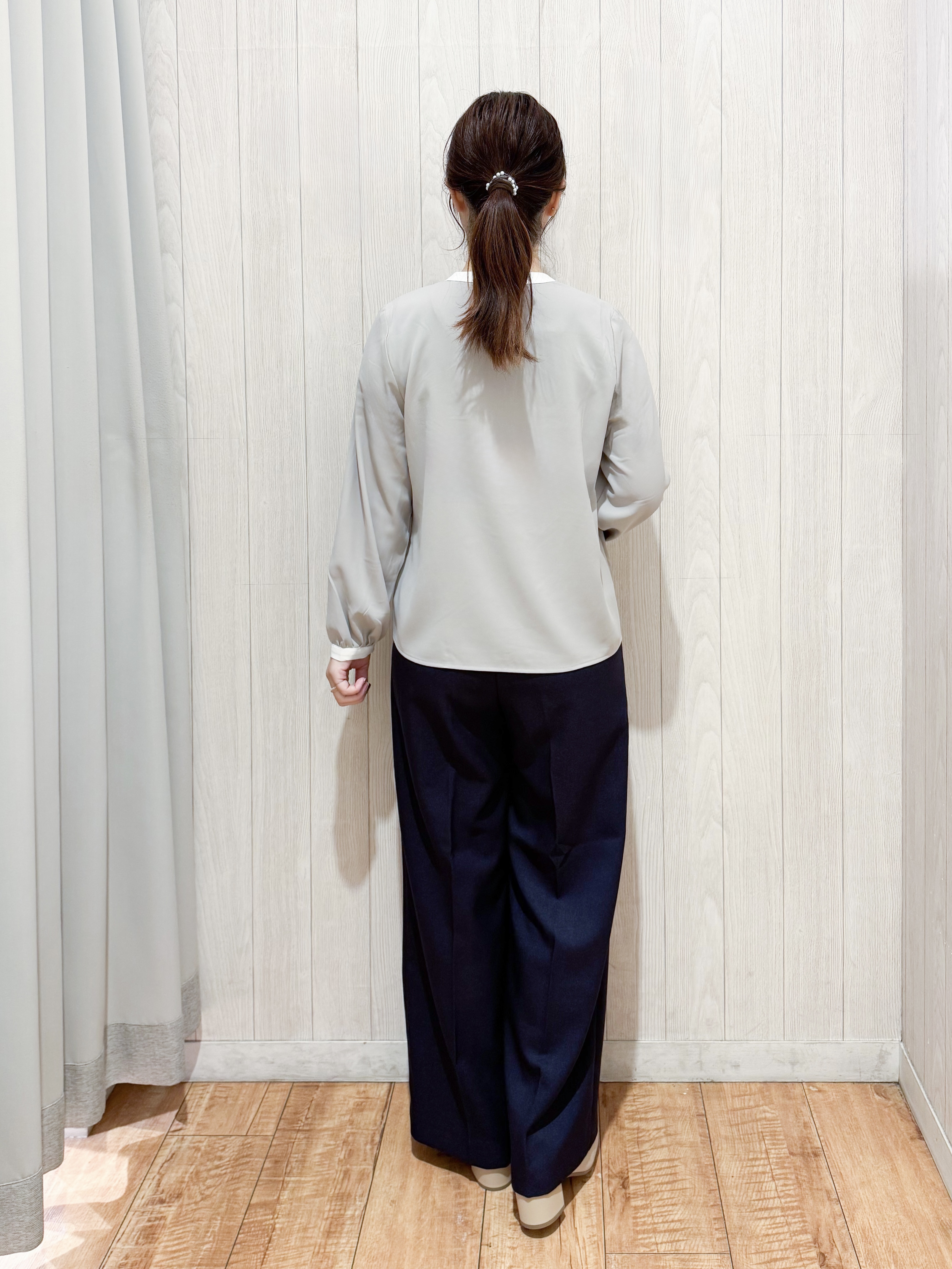 愛さんの「SHOO･LA･RUE｜【毛玉になりにくい/S-LL/洗濯機可/体型カバー】Vネックゆったりカーディガン」を使ったコーディネート