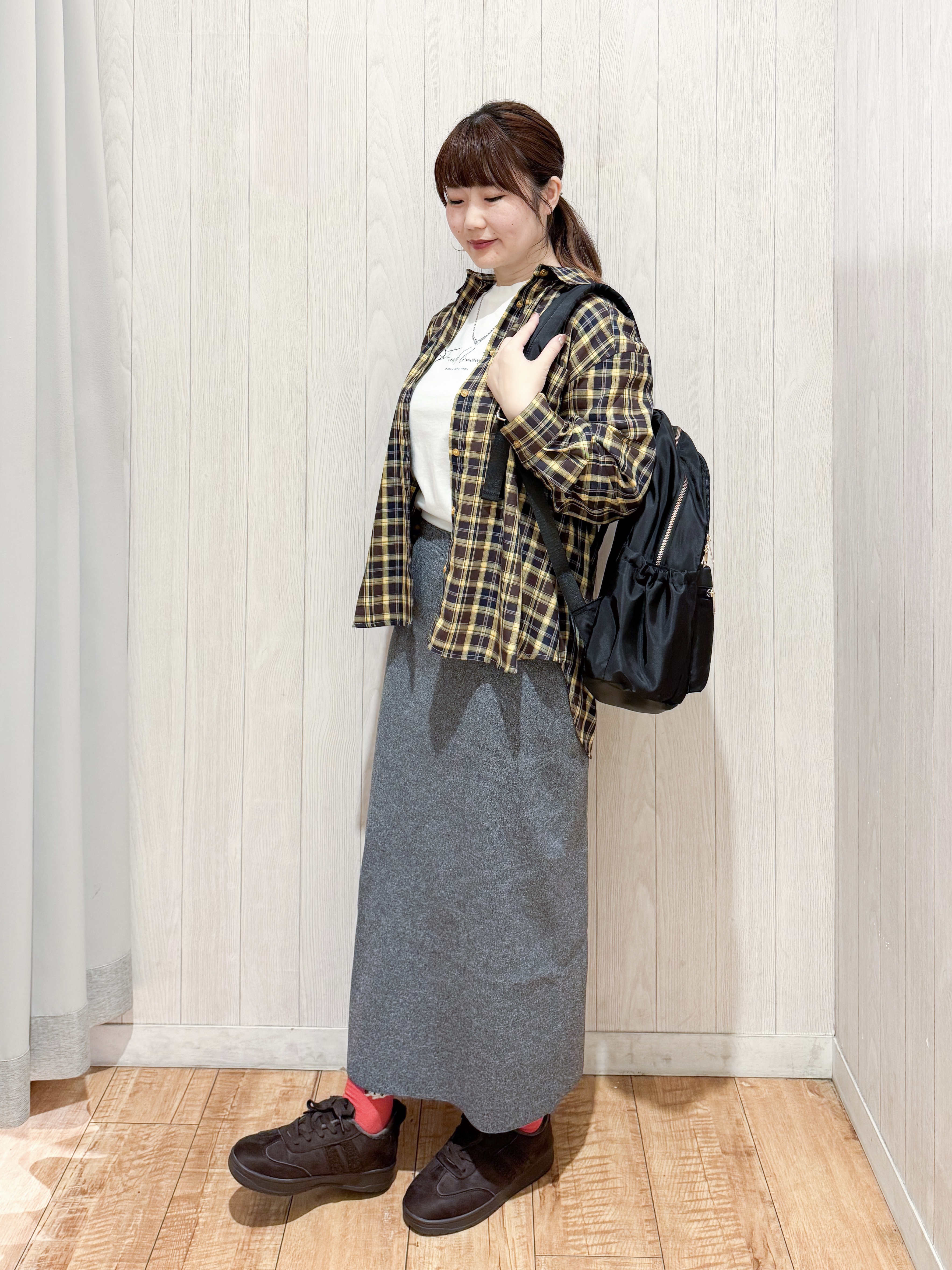 愛さんの「SHOO･LA･RUE｜【洗濯後しわになりにくい/S-LL】気分で選ぶ 大人のデイリー使いに ベーシックシャツ」を使ったコーディネート