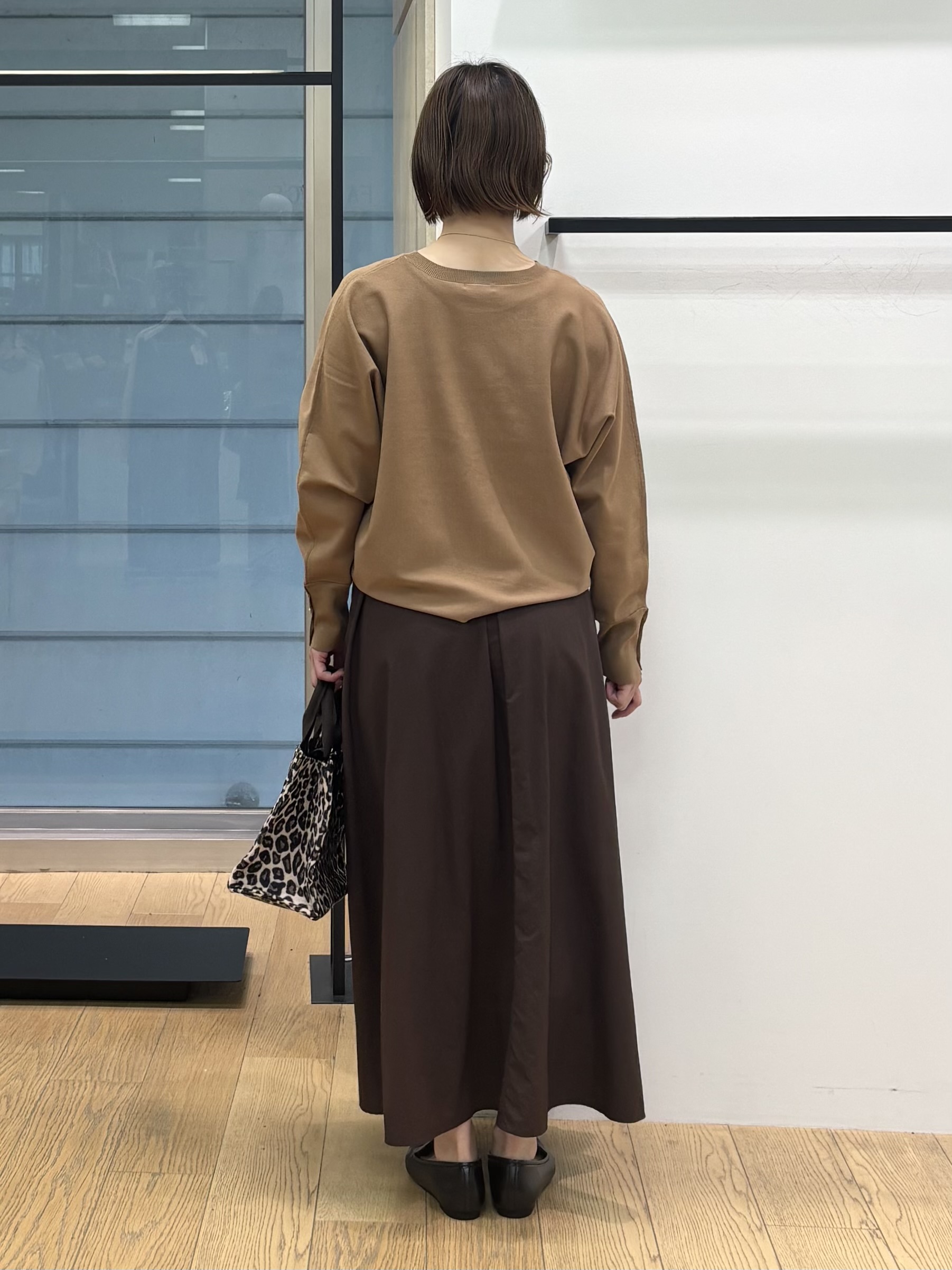 asamiさんの「INDIVI｜【選べる6色／ストレッチ◎】きれいめドルマンスリーブニット」を使ったコーディネート