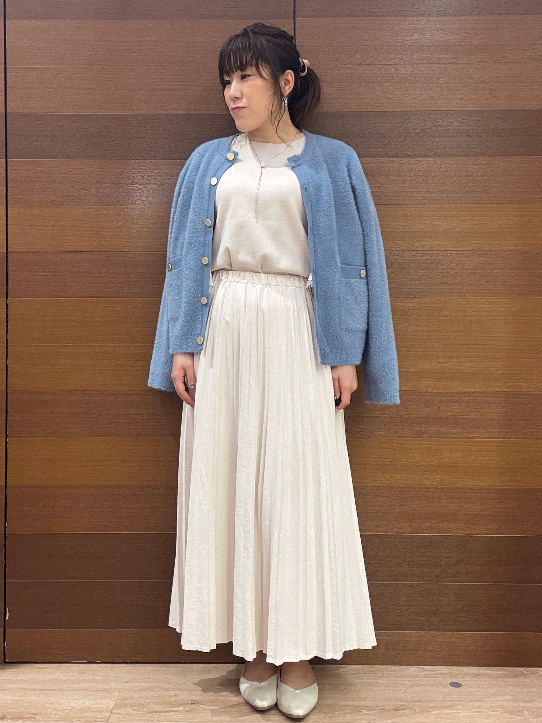 maichiさんの「OPAQUE.CLIP｜フェザーヤーンニットカーディガン【洗濯機OK】」を使ったコーディネート