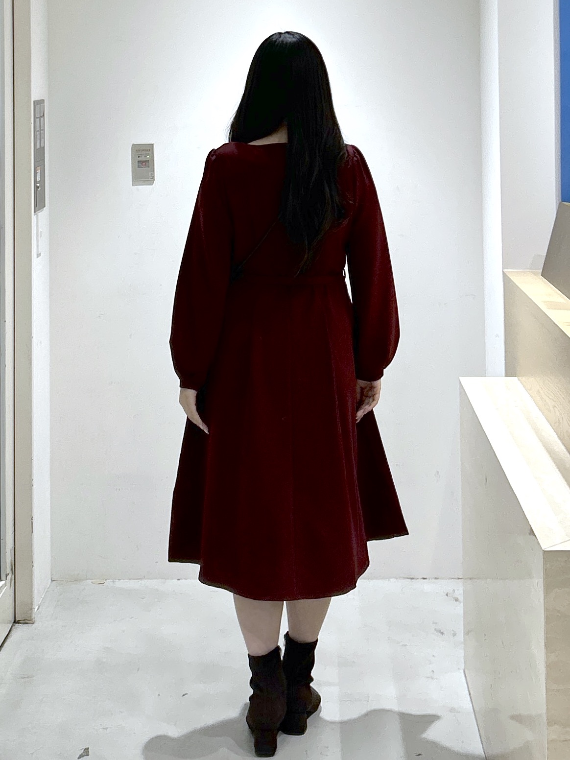 sayaさんの「OPAQUE.CLIP｜【防シワ】フロントフェイクパールワンピース《洗濯機OK／イージーアイロン／ストレッチ》」を使ったコーディネート