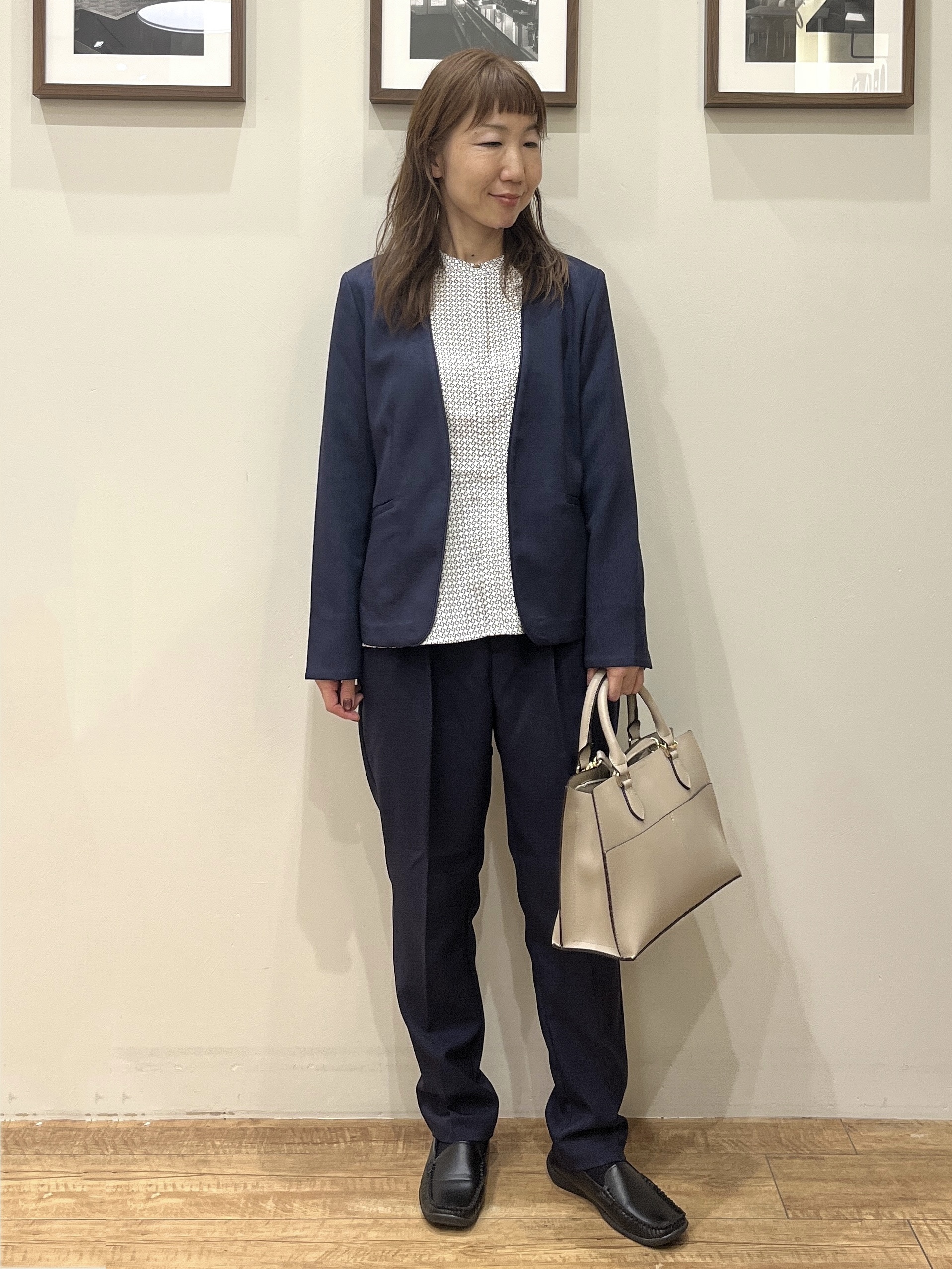 まつみさんの「SHOO･LA･RUE｜【セットアップ可/通勤/洗濯機可/SS-LL】女性らしく決まる カラーレスジャケット」を使ったコーディネート