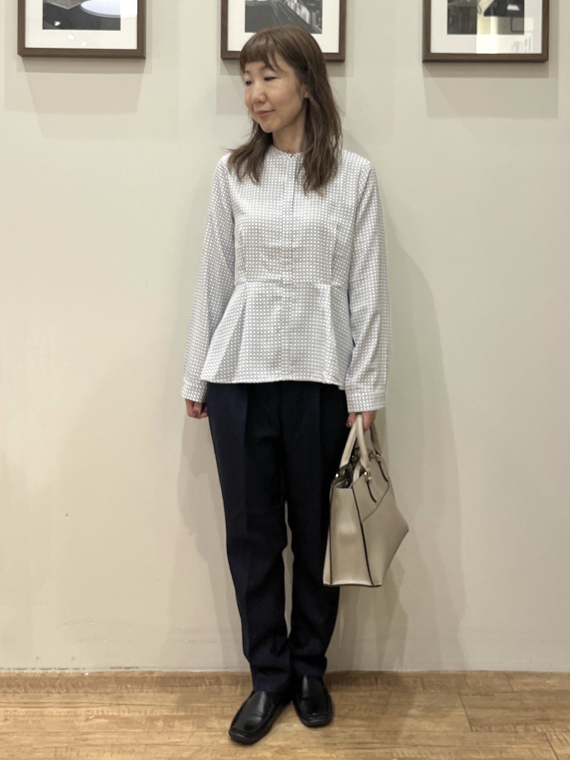 まつみさんの「SHOO･LA･RUE｜【セットアップ可/通勤/洗濯機可/SS-LL】女性らしく決まる カラーレスジャケット」を使ったコーディネート