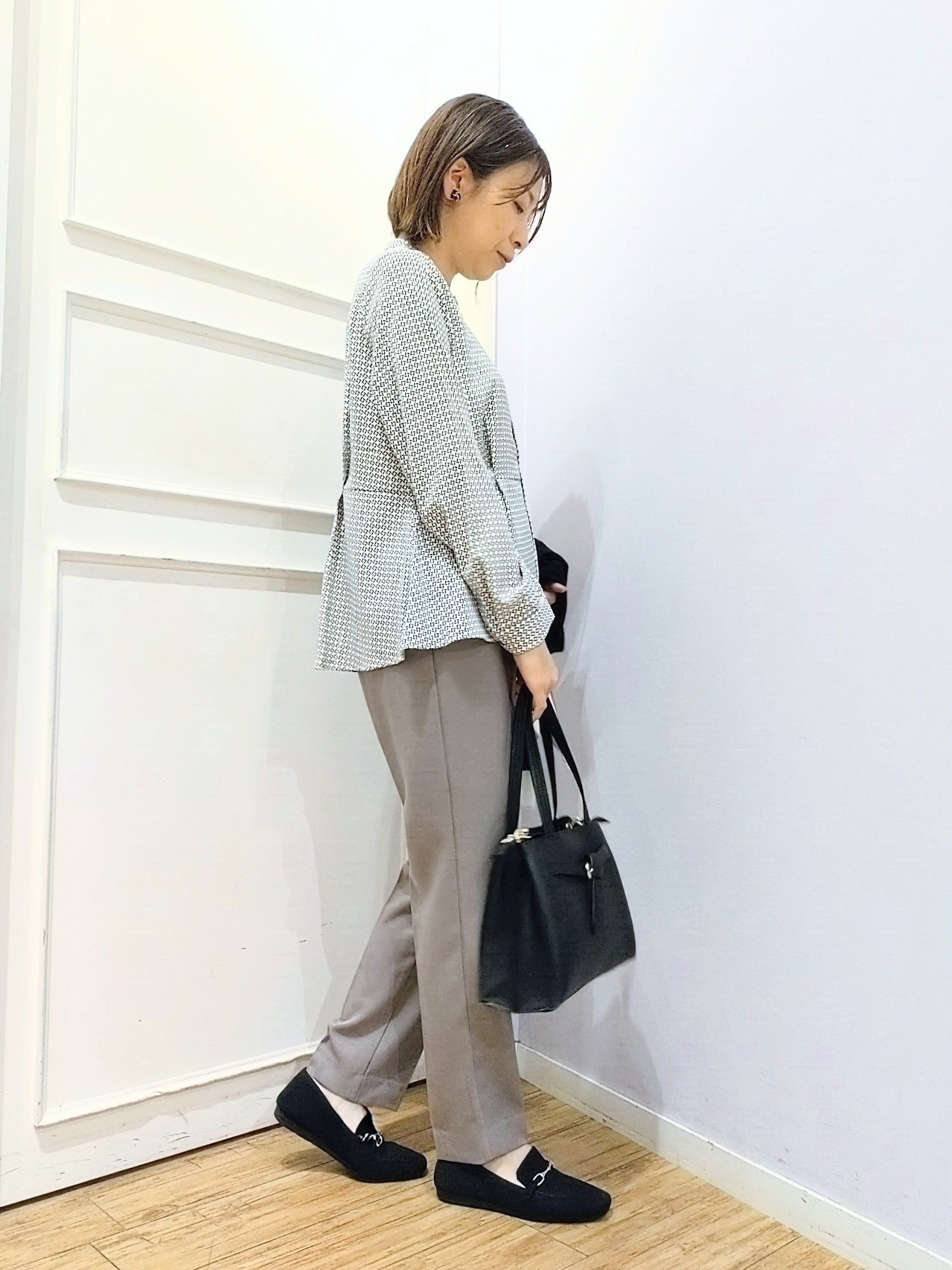 miomioさんの「SHOO･LA･RUE｜【S-LL/洗濯機可】配色使いが目を惹く クルーネックニットカーディガン」を使ったコーディネート