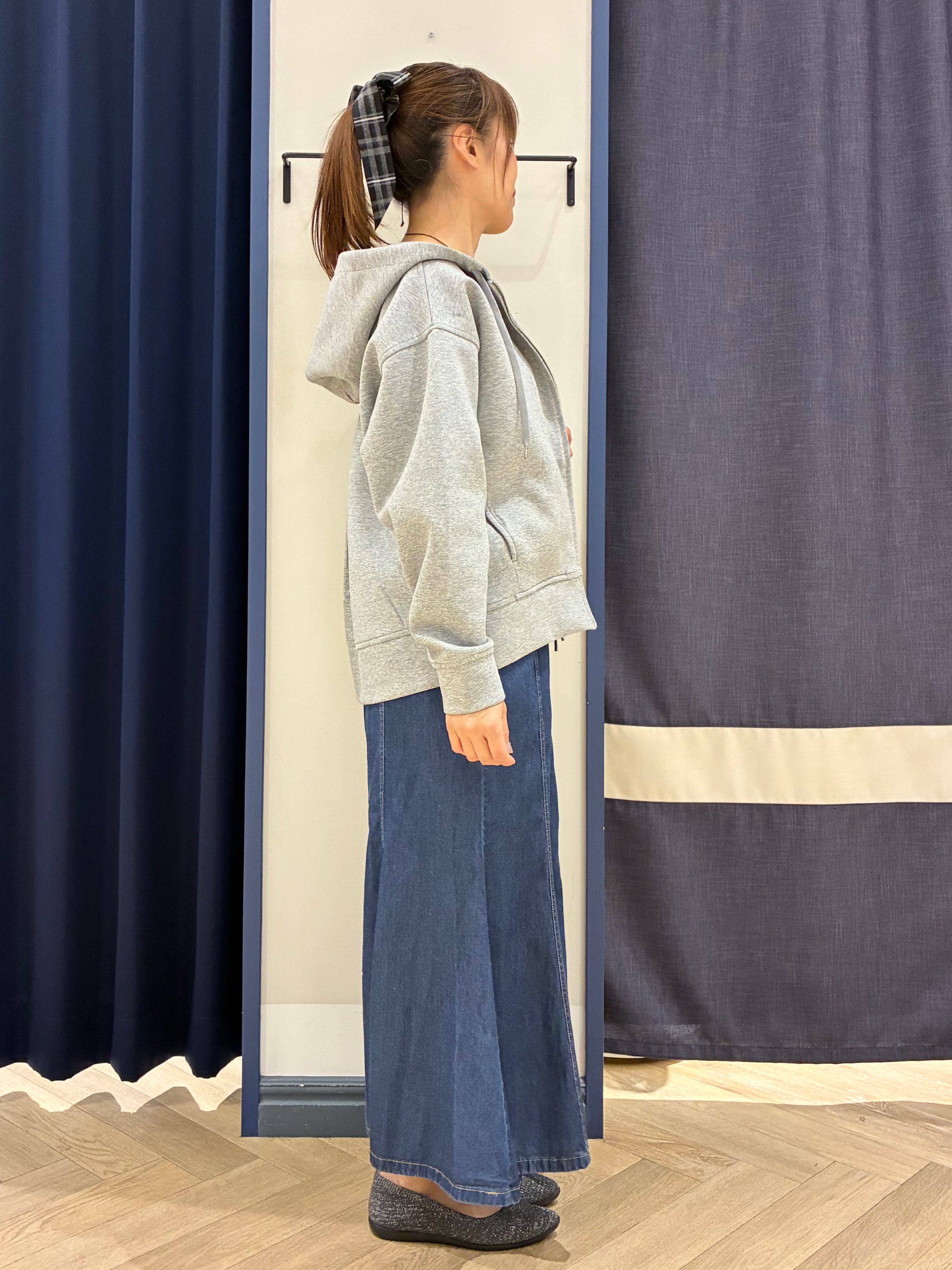Orikaさんの「grove｜ダンボールフードジップパーカー」を使ったコーディネート