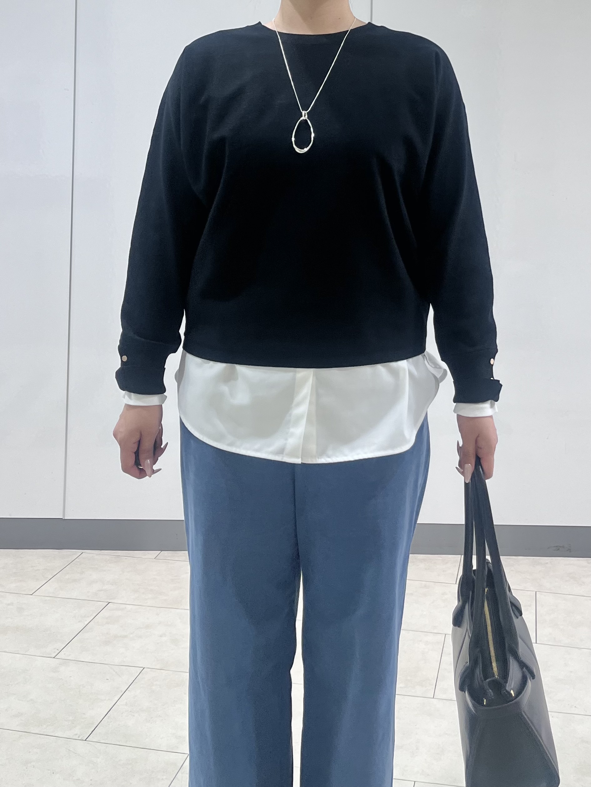 hasuさんの「INDIVI｜【選べる6色／ストレッチ◎】きれいめドルマンスリーブニット」を使ったコーディネート