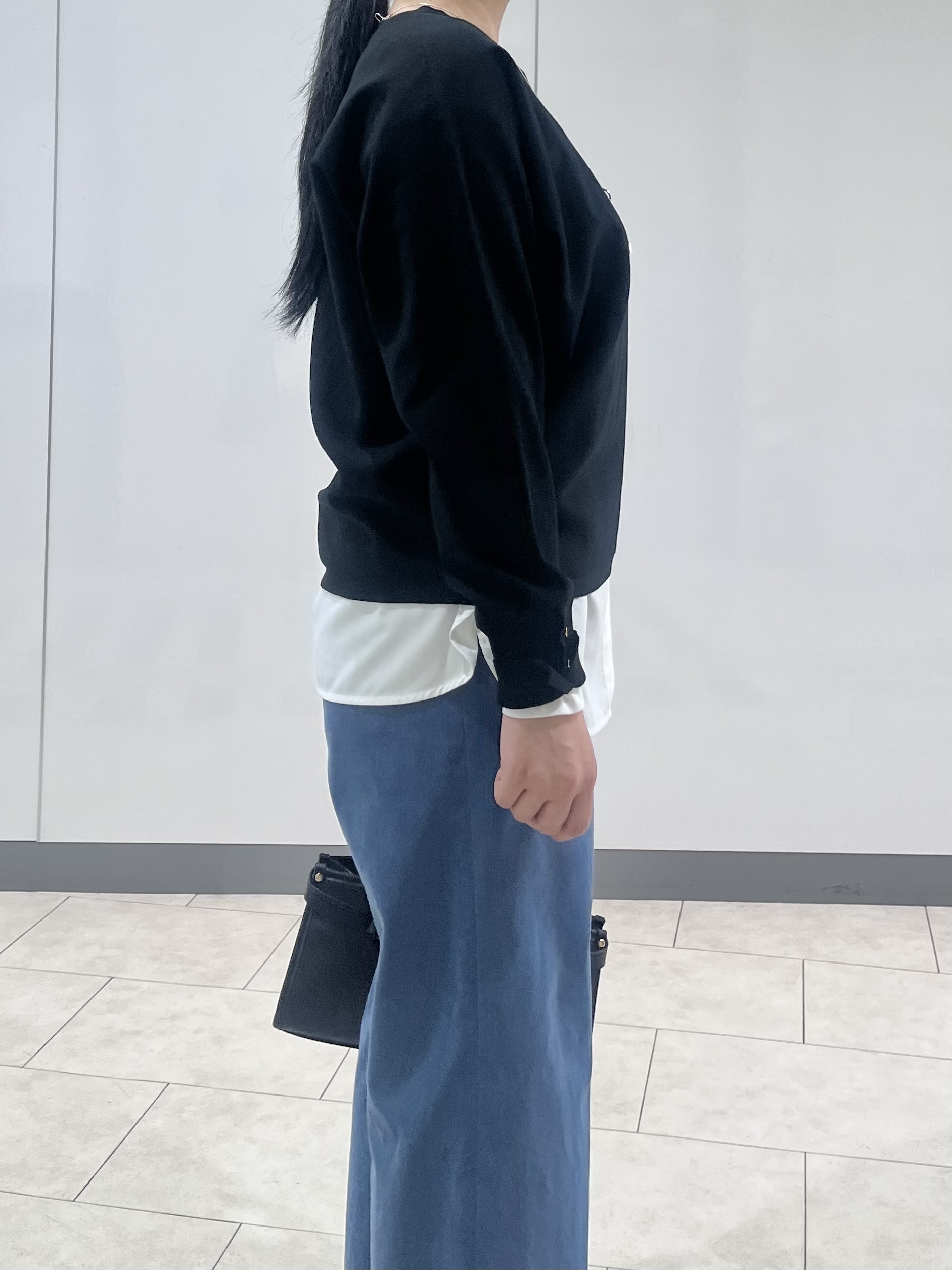 hasuさんの「INDIVI｜【選べる6色／ストレッチ◎】きれいめドルマンスリーブニット」を使ったコーディネート
