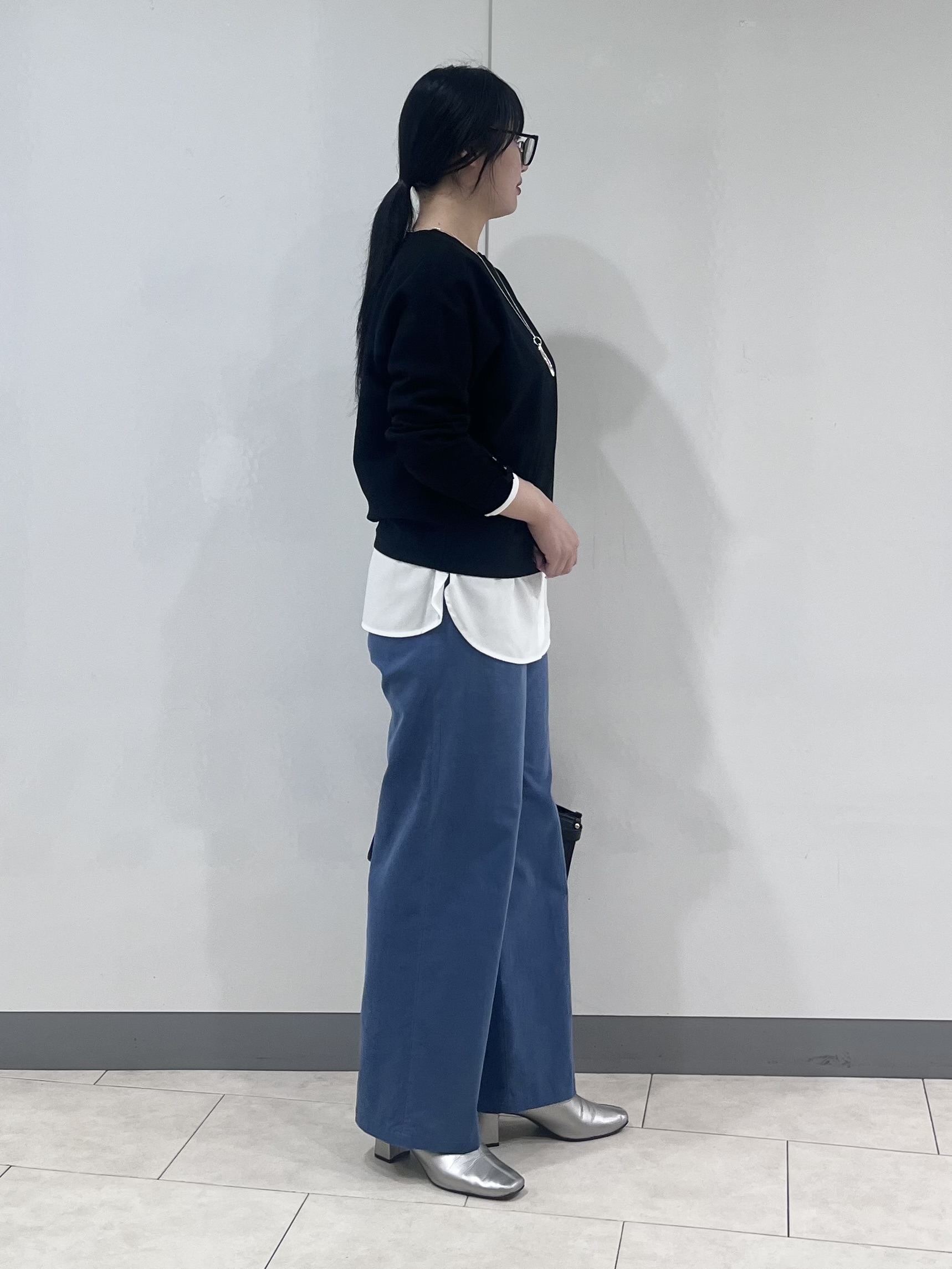 hasuさんの「INDIVI｜【選べる6色／ストレッチ◎】きれいめドルマンスリーブニット」を使ったコーディネート