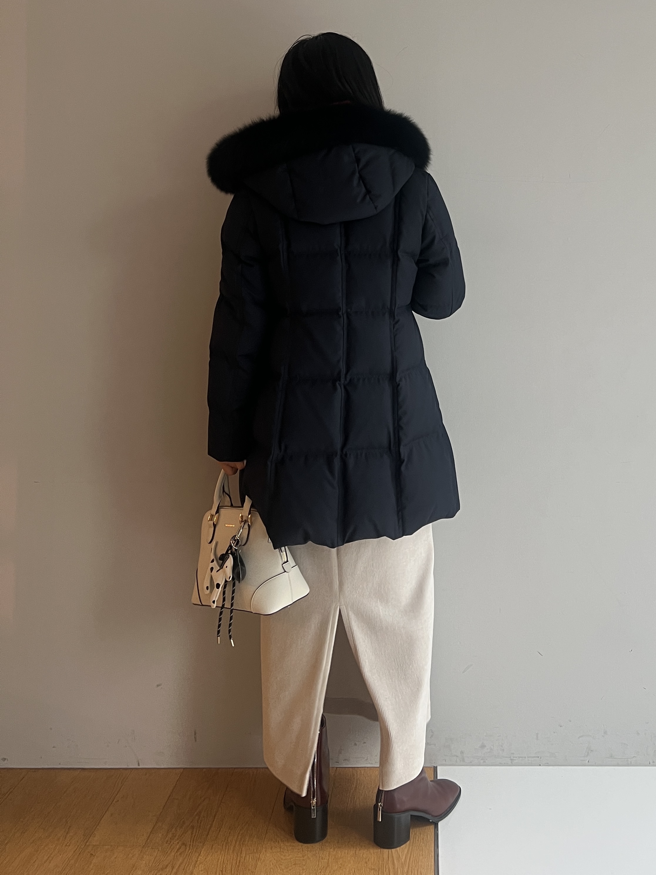 misaさんの「DRESSTERIOR｜【STORY11月号掲載】モノトーンドッグチャーム」を使ったコーディネート
