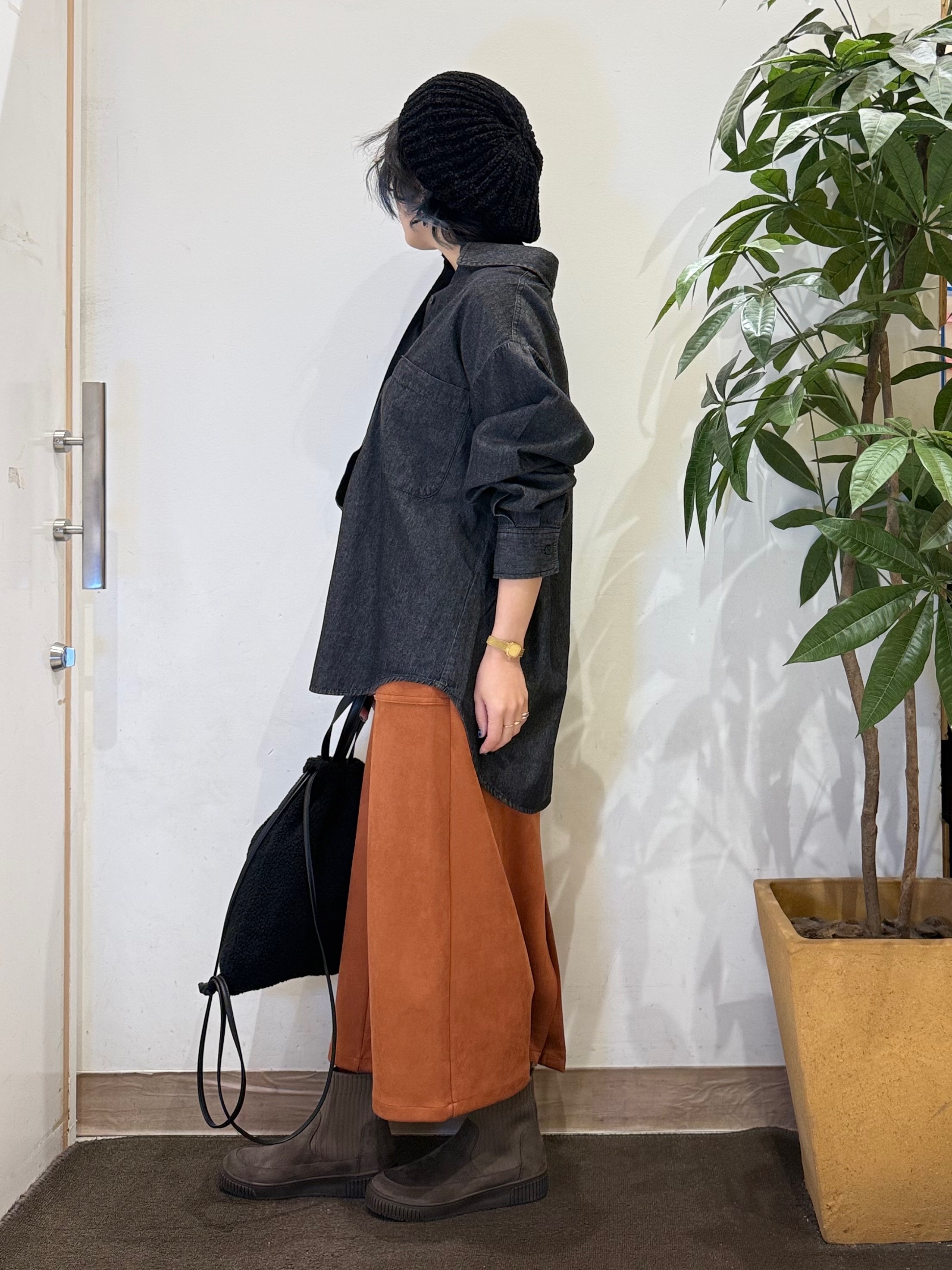 misakiさんの「SHOO･LA･RUE｜【S-LL/洗濯機可/体型カバー】ライトオンスデニム ダブルポケット オーバーサイズシャツ」を使ったコーディネート