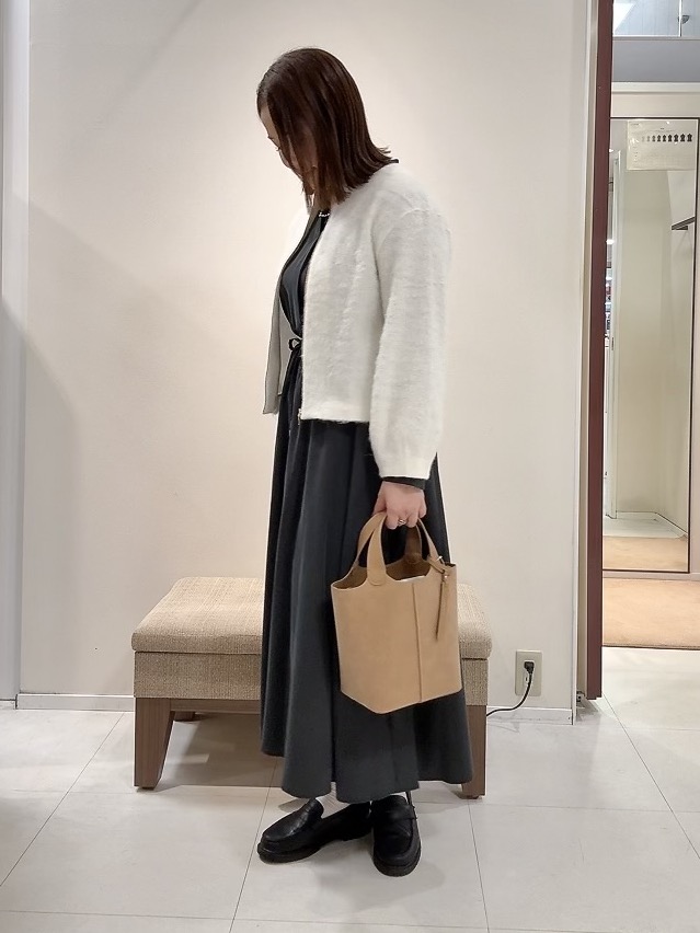 YUIさんの「UNTITLED｜【軽アウター/秋羽織り】シャギージップカーデ」を使ったコーディネート