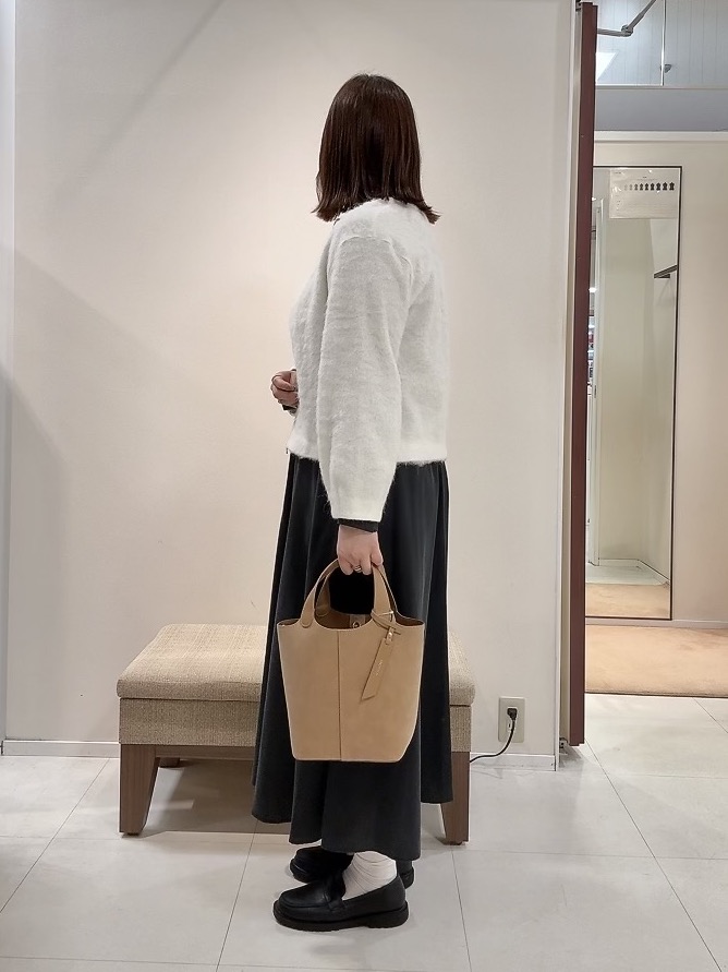 YUIさんの「UNTITLED｜【軽アウター/秋羽織り】シャギージップカーデ」を使ったコーディネート