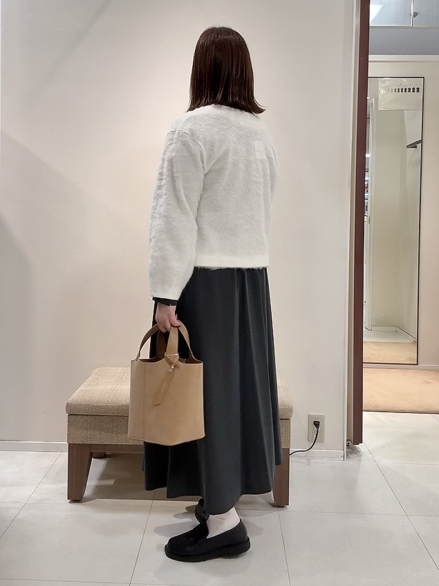 YUIさんの「UNTITLED｜【軽アウター/秋羽織り】シャギージップカーデ」を使ったコーディネート