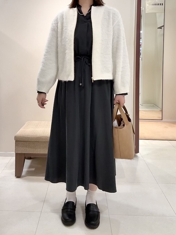 YUIさんの「UNTITLED｜【軽アウター/秋羽織り】シャギージップカーデ」を使ったコーディネート