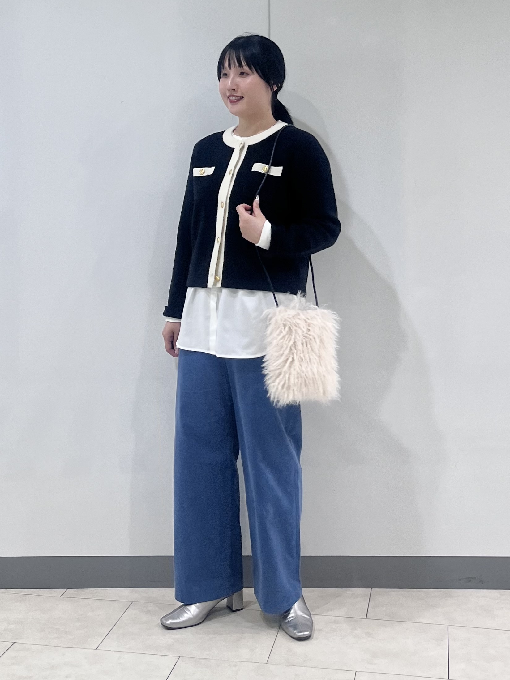 hasuさんの「INDIVI｜【軽やか】ブークレニットジャケット」を使ったコーディネート