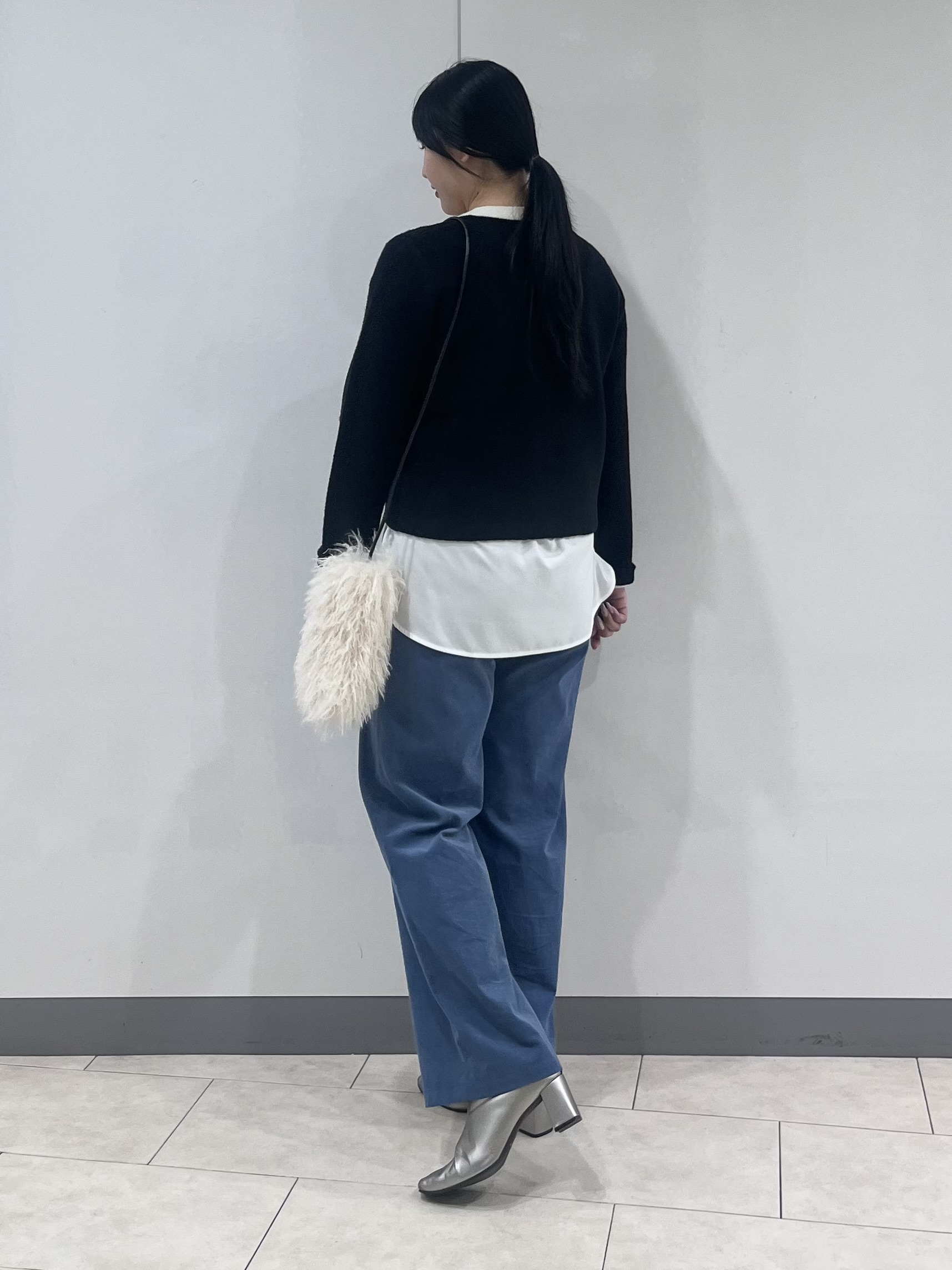 hasuさんの「INDIVI｜【軽やか】ブークレニットジャケット」を使ったコーディネート