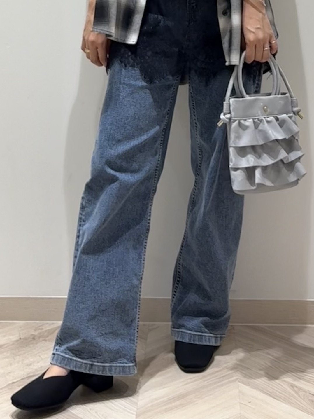nanaさんの「SHOO･LA･RUE｜【洗濯後しわになりにくい/S-LL】気分で選ぶ 大人のデイリー使いに ベーシックシャツ」を使ったコーディネート