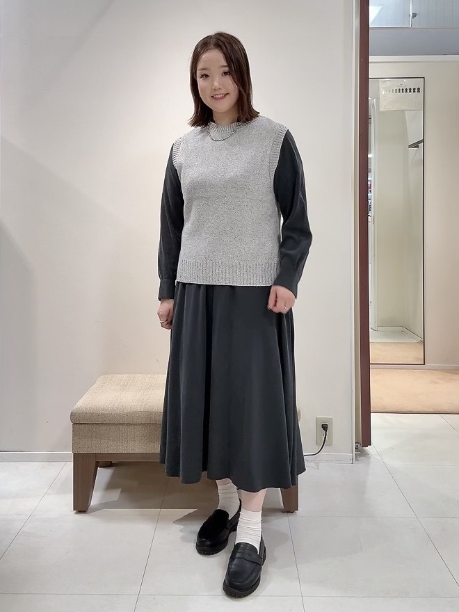 YUIさんの「UNTITLED｜【5色展開/手洗い可】ローシルクウールニットベスト」を使ったコーディネート