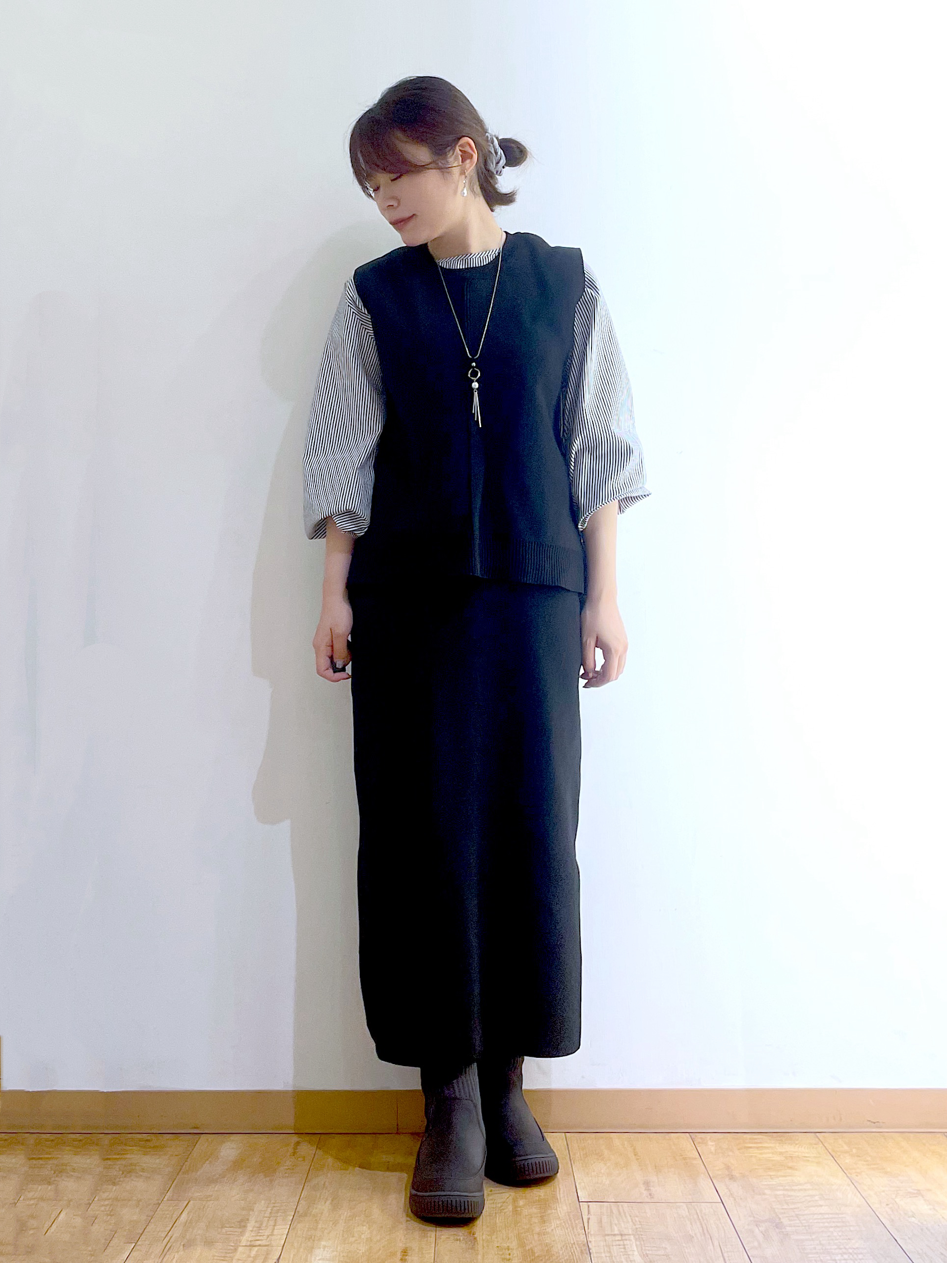 かのさんの「SHOO･LA･RUE｜【2点セット/S-LL】着回し自在 スポンディッシュニットベスト＆フレアシャツ」を使ったコーディネート