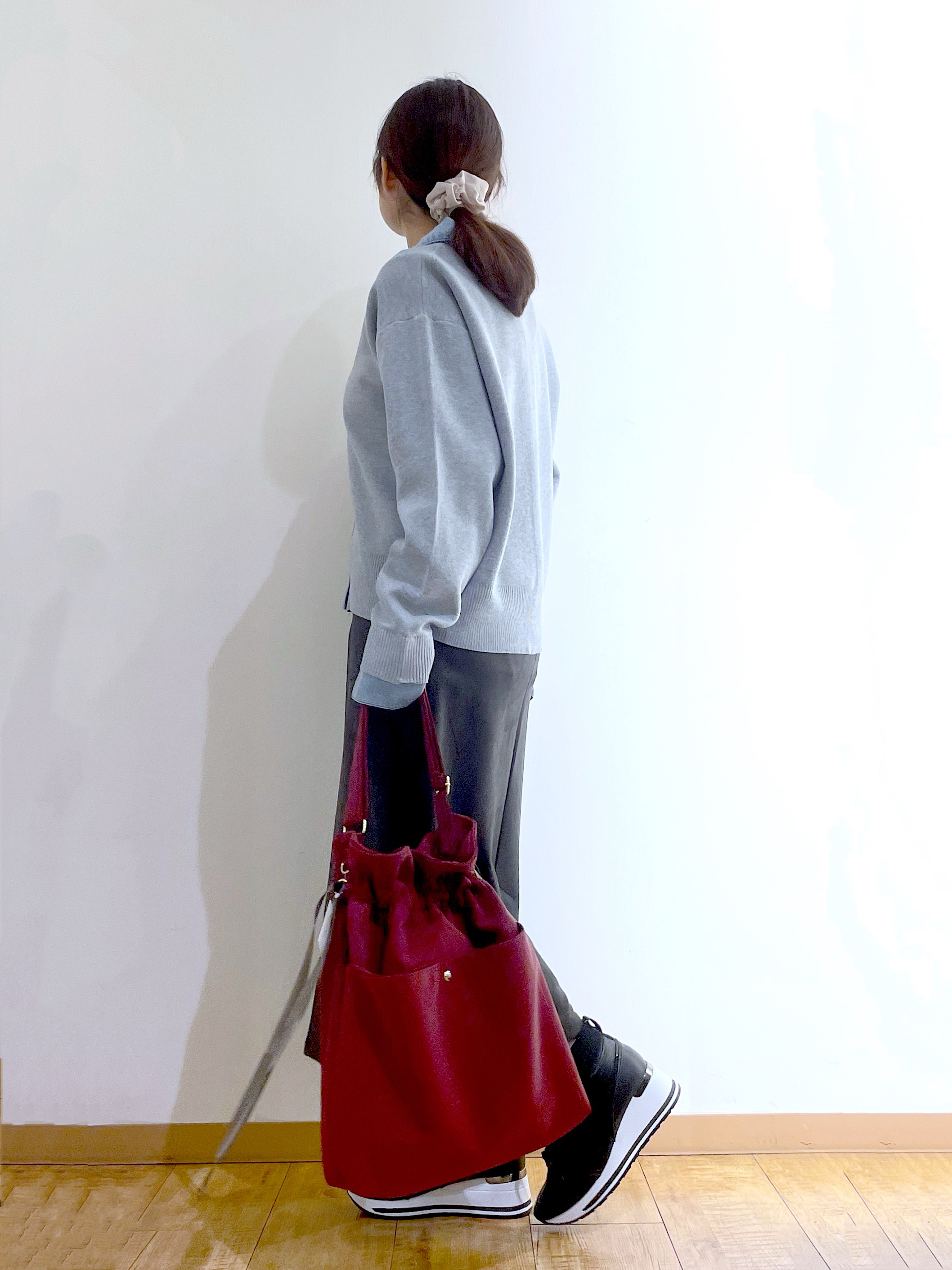 かのさんの「SHOO･LA･RUE｜【S-LL/洗濯機可】デニム／チェック切替でこなれ見え 金ボタンニットカーディガン」を使ったコーディネート