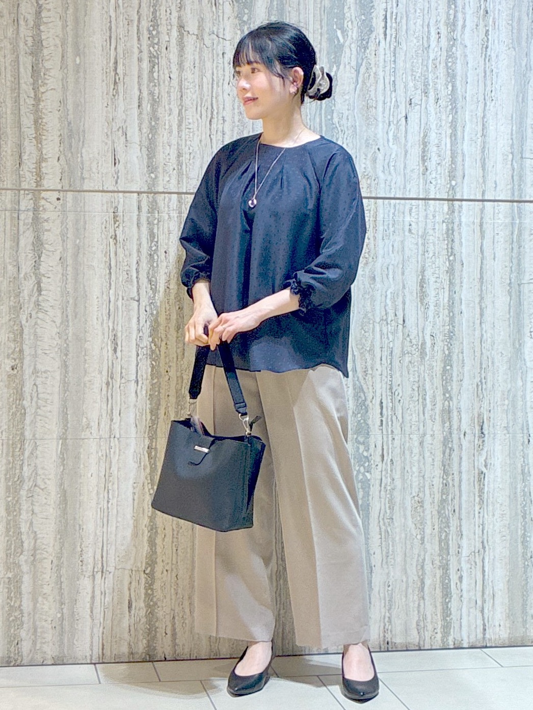  beni_gingerさんの「Reflect｜タックデザイン ラグランスリーブブラウス」を使ったコーディネート