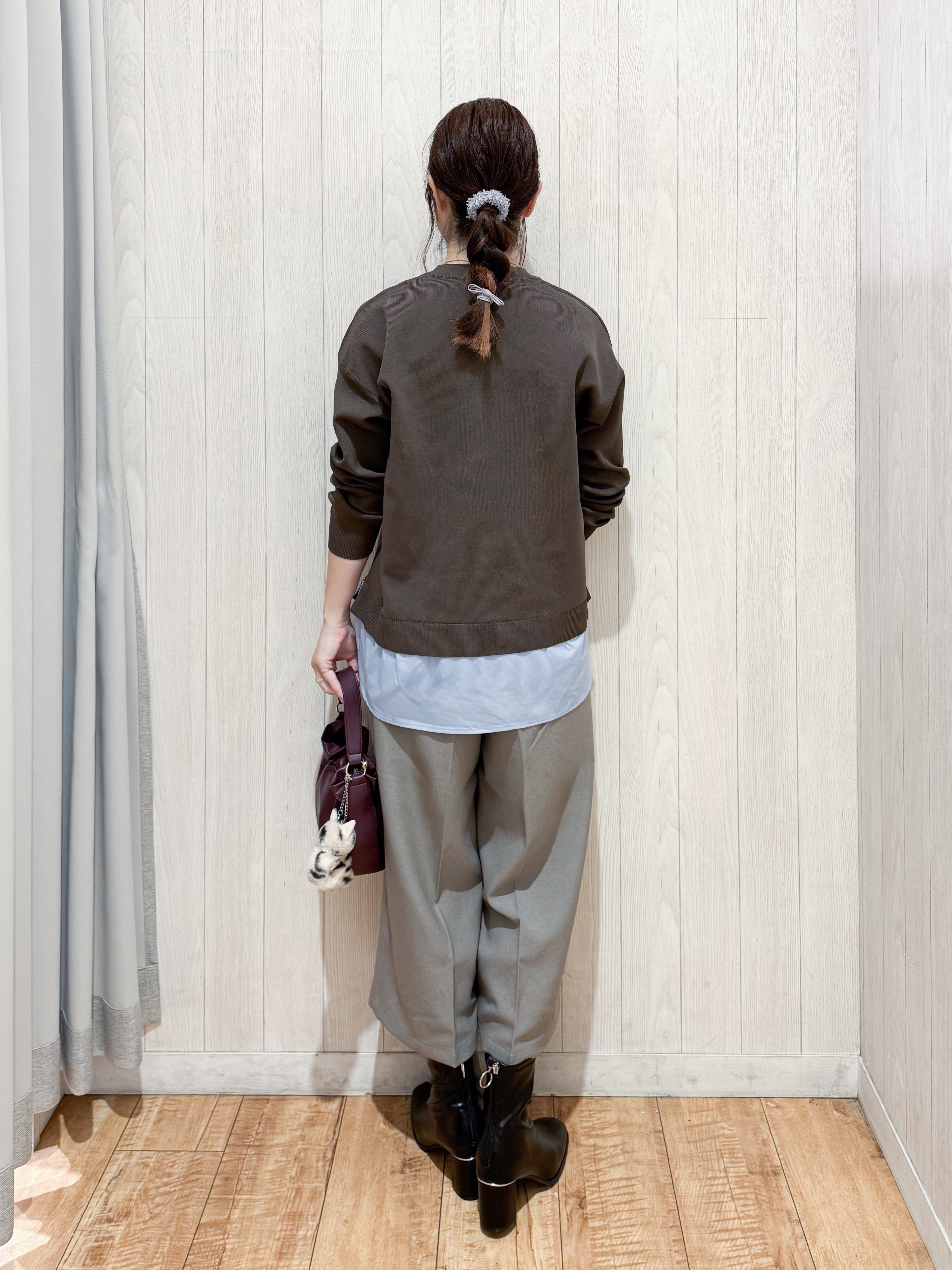 愛さんの「SHOO･LA･RUE｜【S-LL】着るだけできまる シャツレイヤード風 スポンディッシュニット」を使ったコーディネート