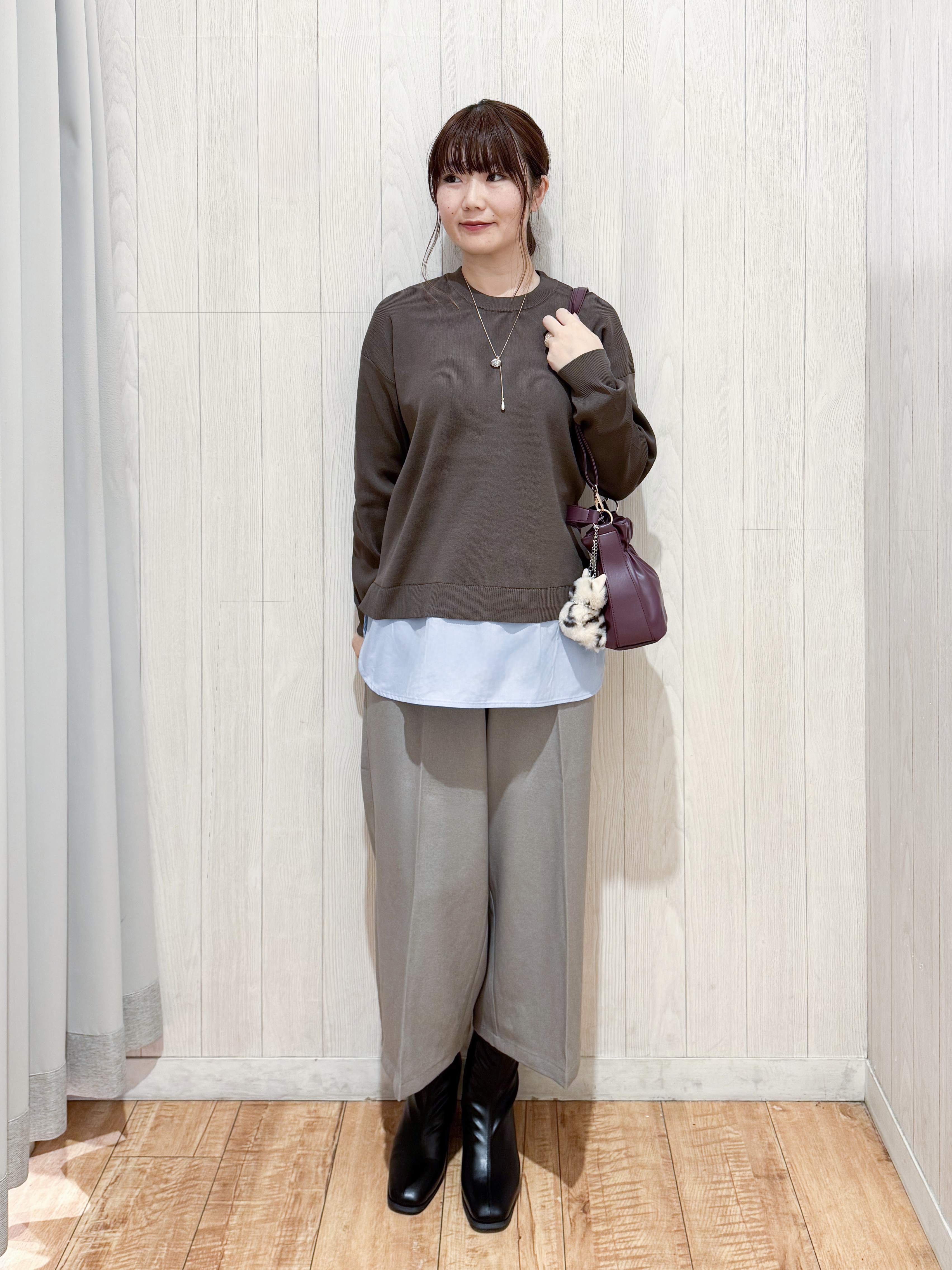愛さんの「SHOO･LA･RUE｜【S-LL】着るだけできまる シャツレイヤード風 スポンディッシュニット」を使ったコーディネート