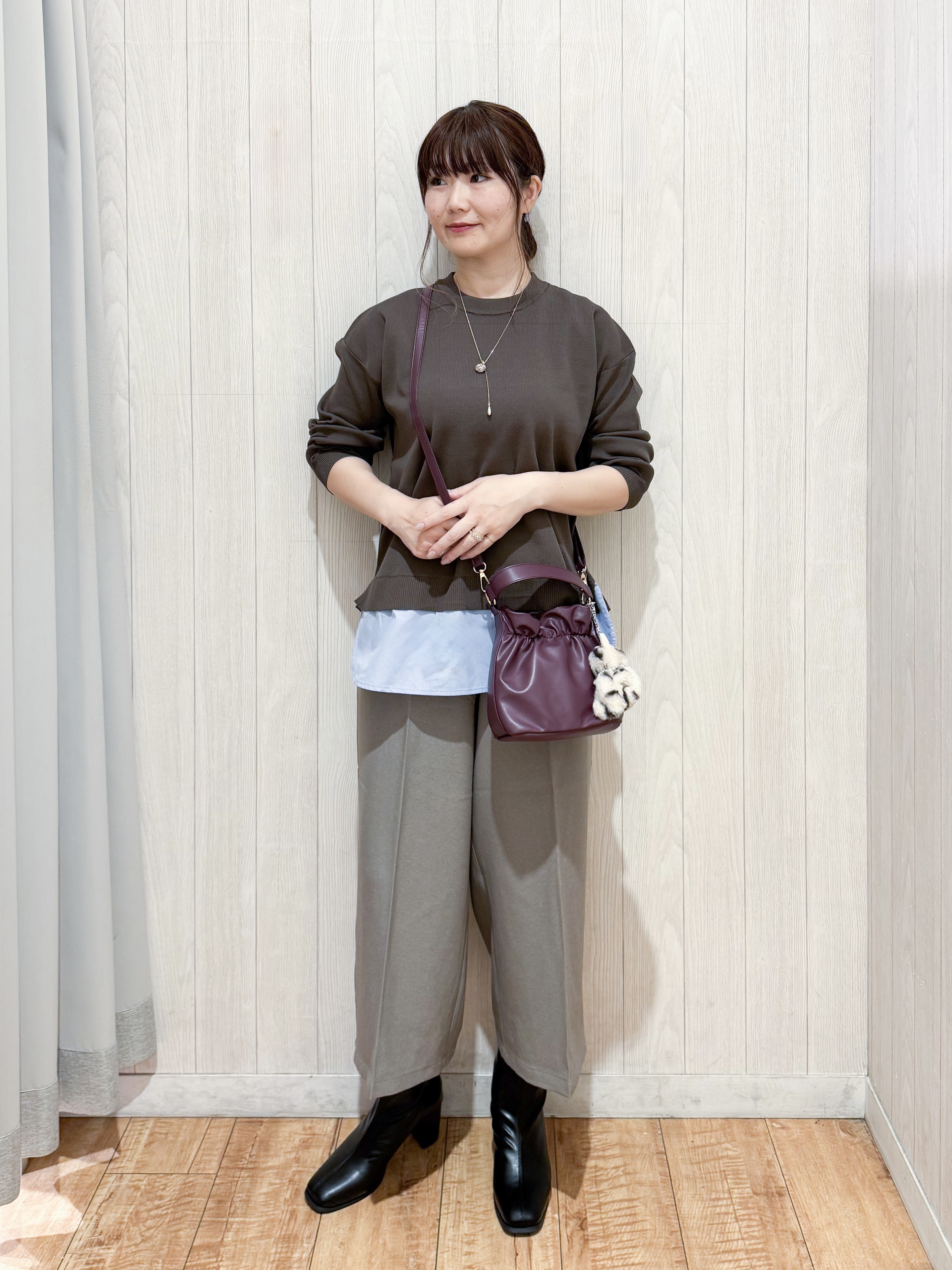 愛さんの「SHOO･LA･RUE｜【S-LL】着るだけできまる シャツレイヤード風 スポンディッシュニット」を使ったコーディネート