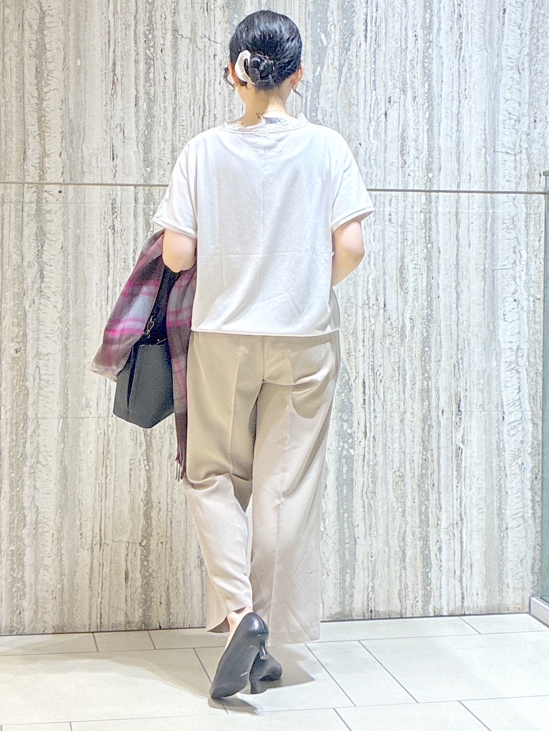  beni_gingerさんの「Reflect｜【二の腕カバー／手洗い可】ネックレース フレンチスリーブニット」を使ったコーディネート