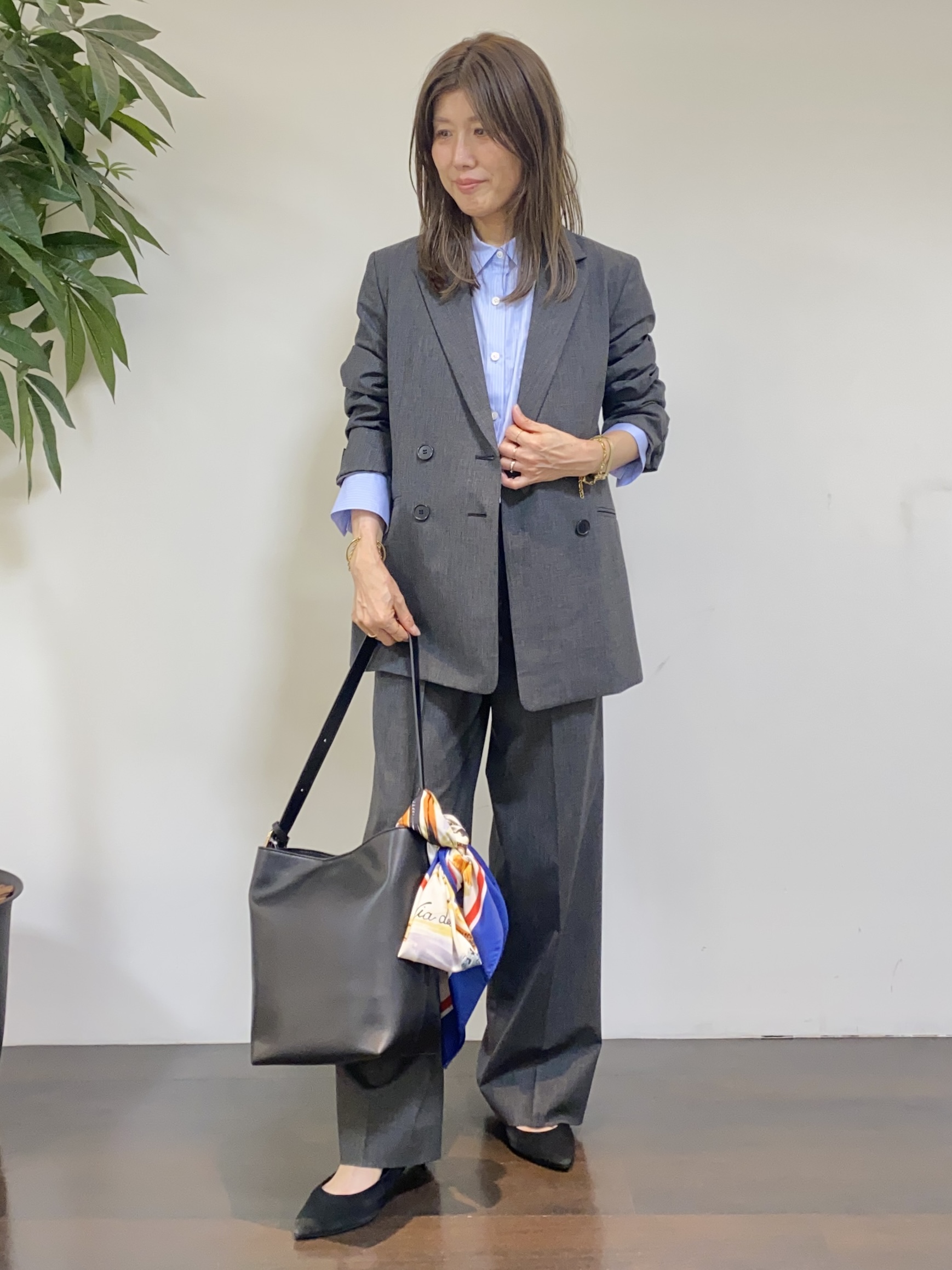 tomoさんの「UNTITLED｜【セットアップ可/秋羽織り/お仕事スーツ】ウールブレンドダブルジャケット」を使ったコーディネート