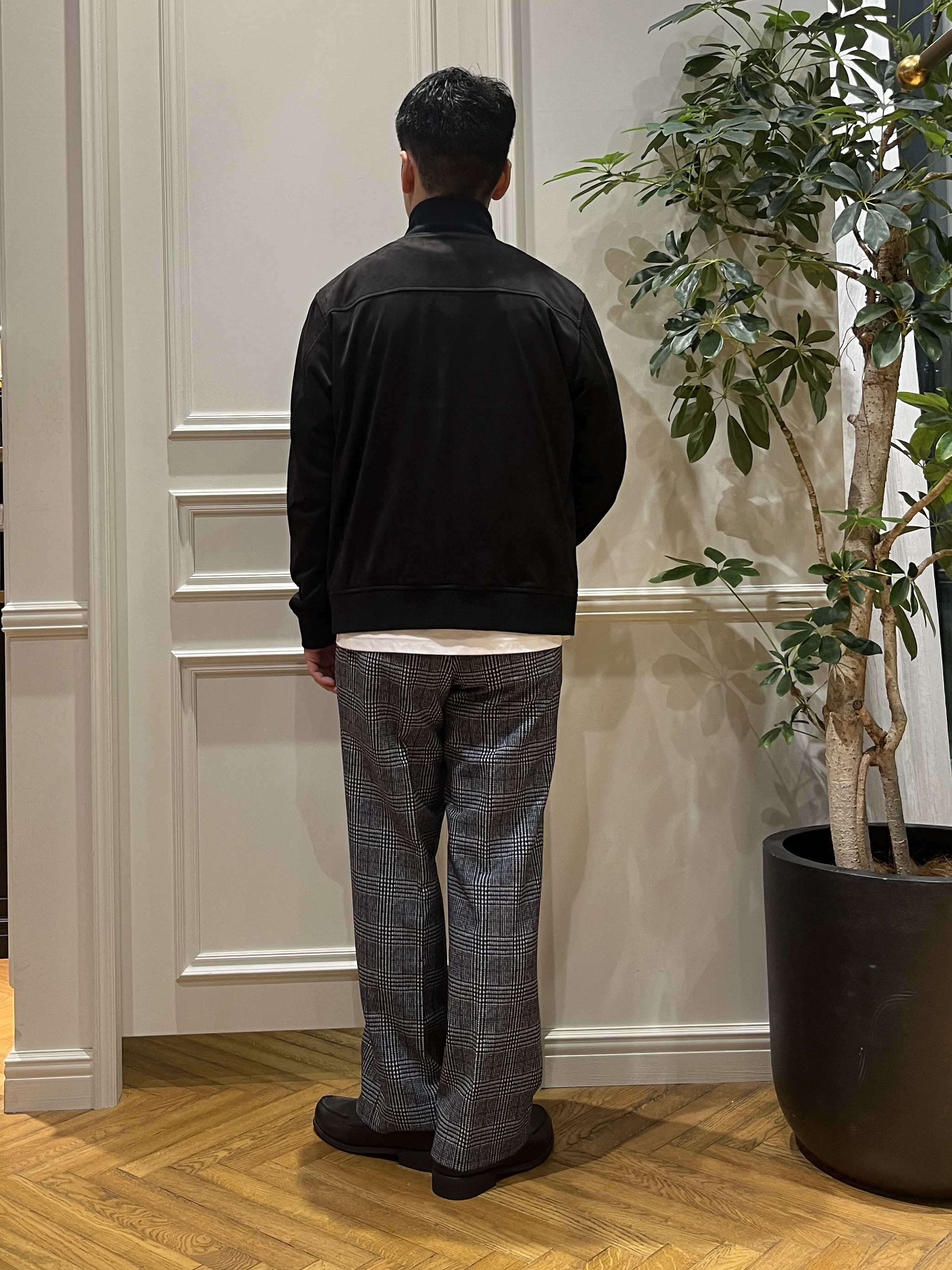 Tokuさんの「DRESSTERIOR｜スエードライク シティタンカース ジャケット」を使ったコーディネート