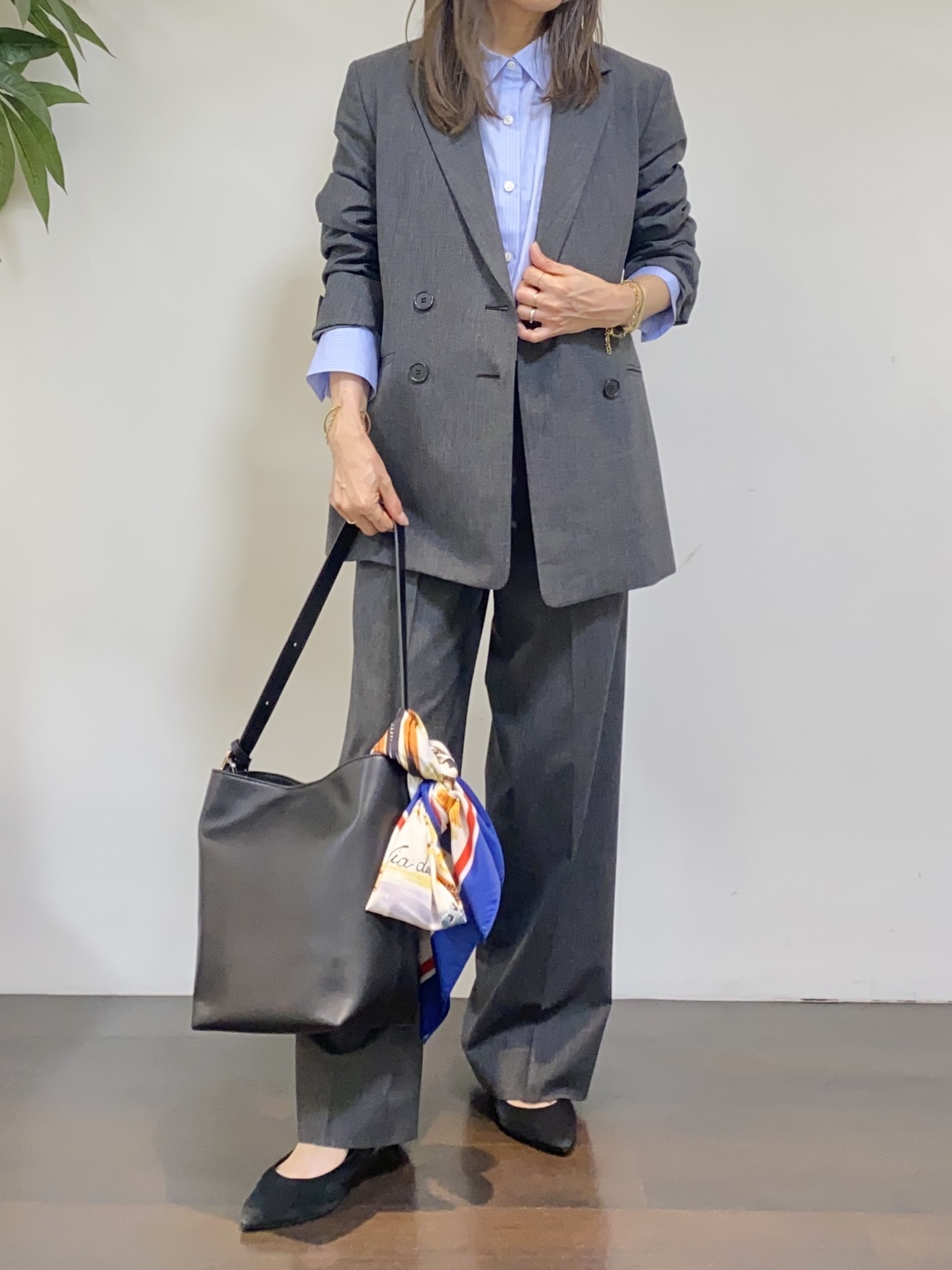tomoさんの「UNTITLED｜【セットアップ可/秋羽織り/お仕事スーツ】ウールブレンドダブルジャケット」を使ったコーディネート
