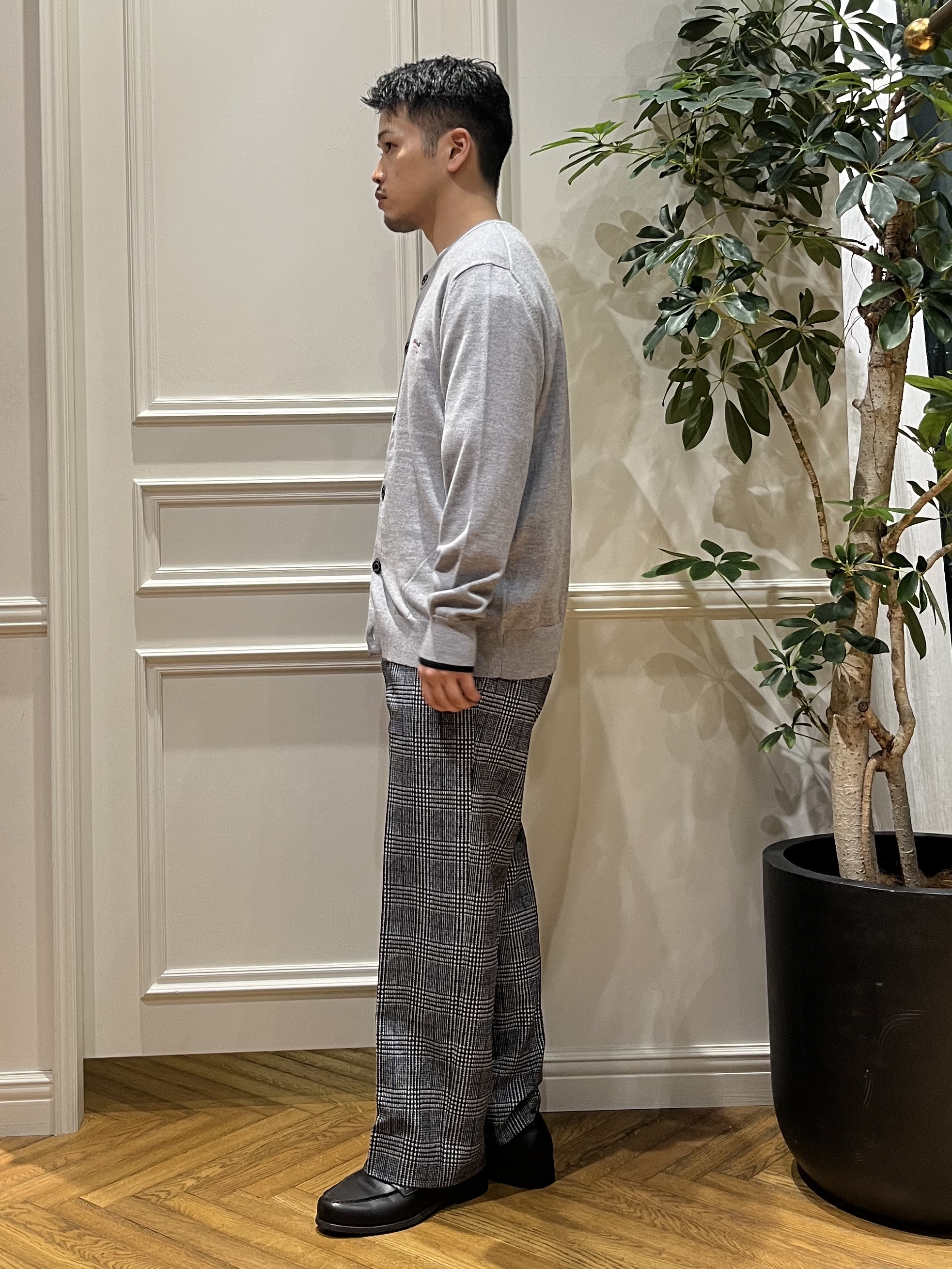 Tokuさんの「DRESSTERIOR｜【7色展開】ゼニアバルーファ キャッシュウール ラウンドネックカーディガン」を使ったコーディネート
