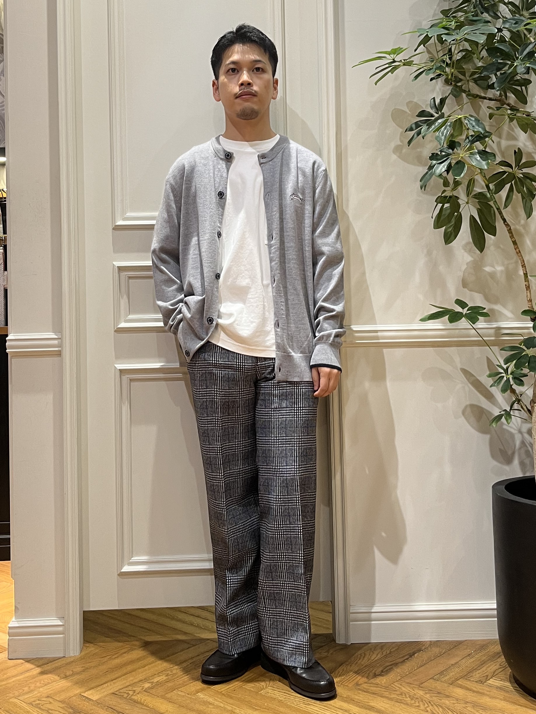 Tokuさんの「DRESSTERIOR｜【7色展開】ゼニアバルーファ キャッシュウール ラウンドネックカーディガン」を使ったコーディネート