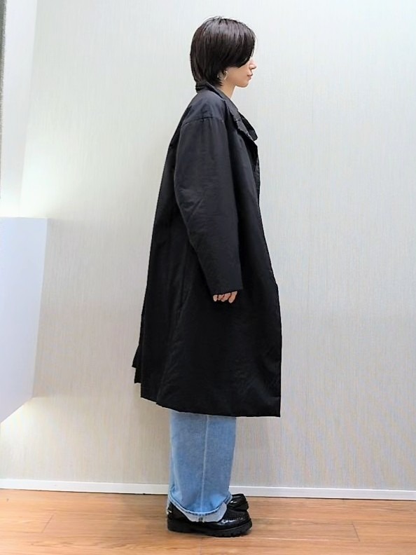 ミズタさんの「UNTITLED｜【撥水/軽量/薄中綿入り】スタンドカラーコート」を使ったコーディネート