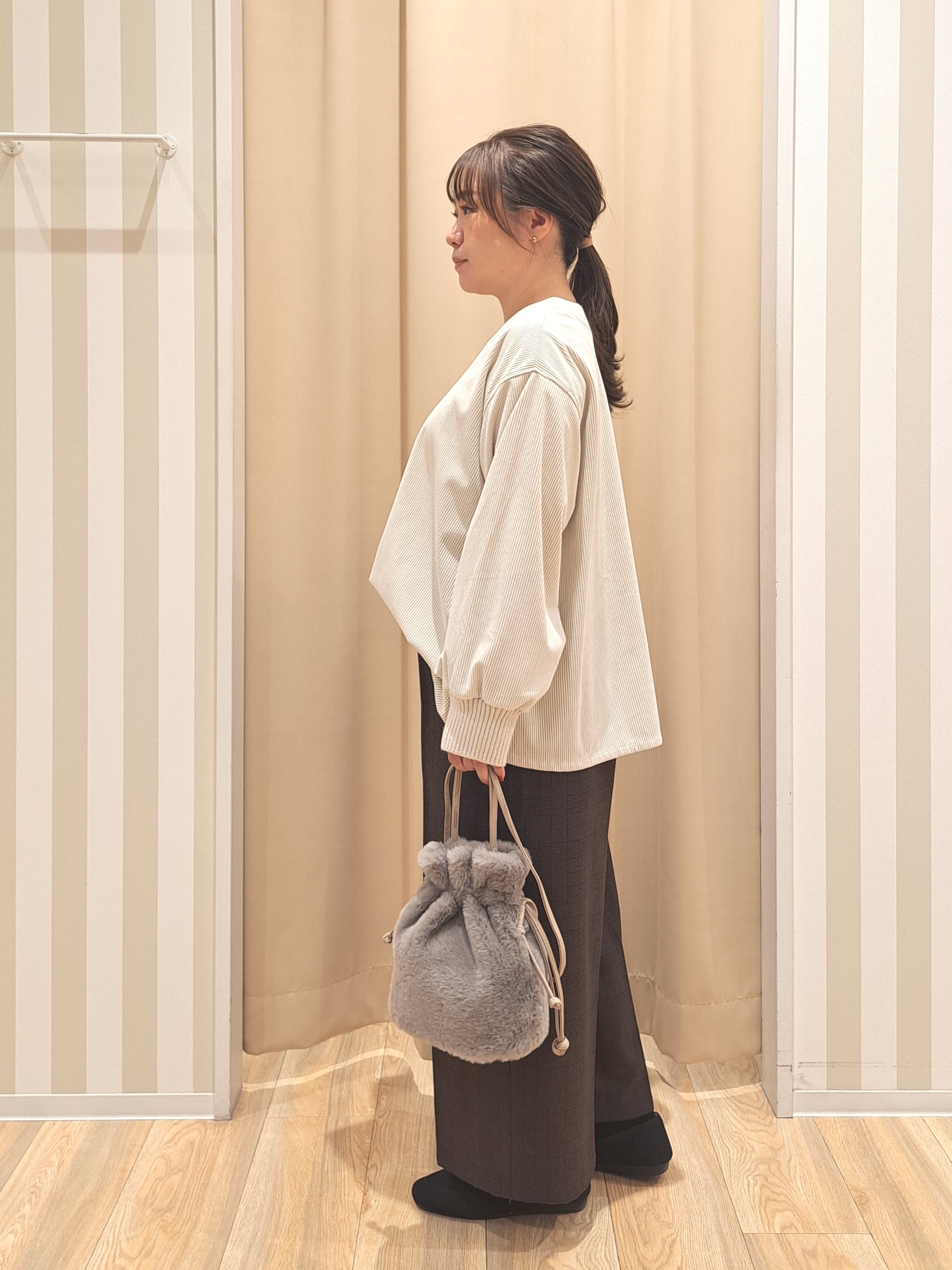 sho*さんの「SHOO･LA･RUE｜【S-LL/洗濯機可/前後2WAY】大人上品にきまる コーデュロイトップス」を使ったコーディネート