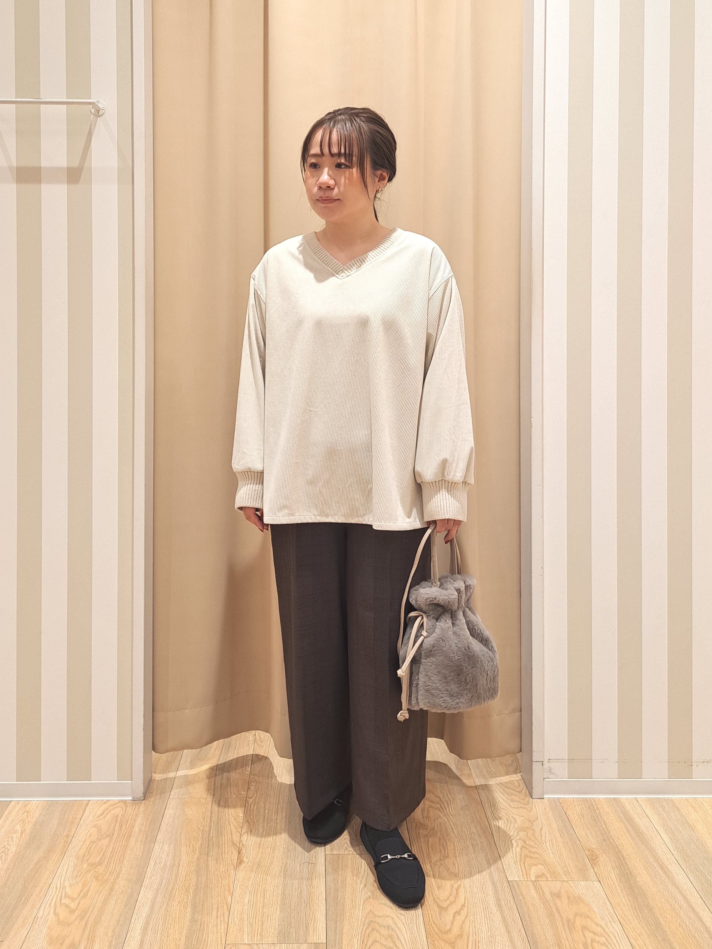 sho*さんの「SHOO･LA･RUE｜【S-LL/洗濯機可/前後2WAY】大人上品にきまる コーデュロイトップス」を使ったコーディネート