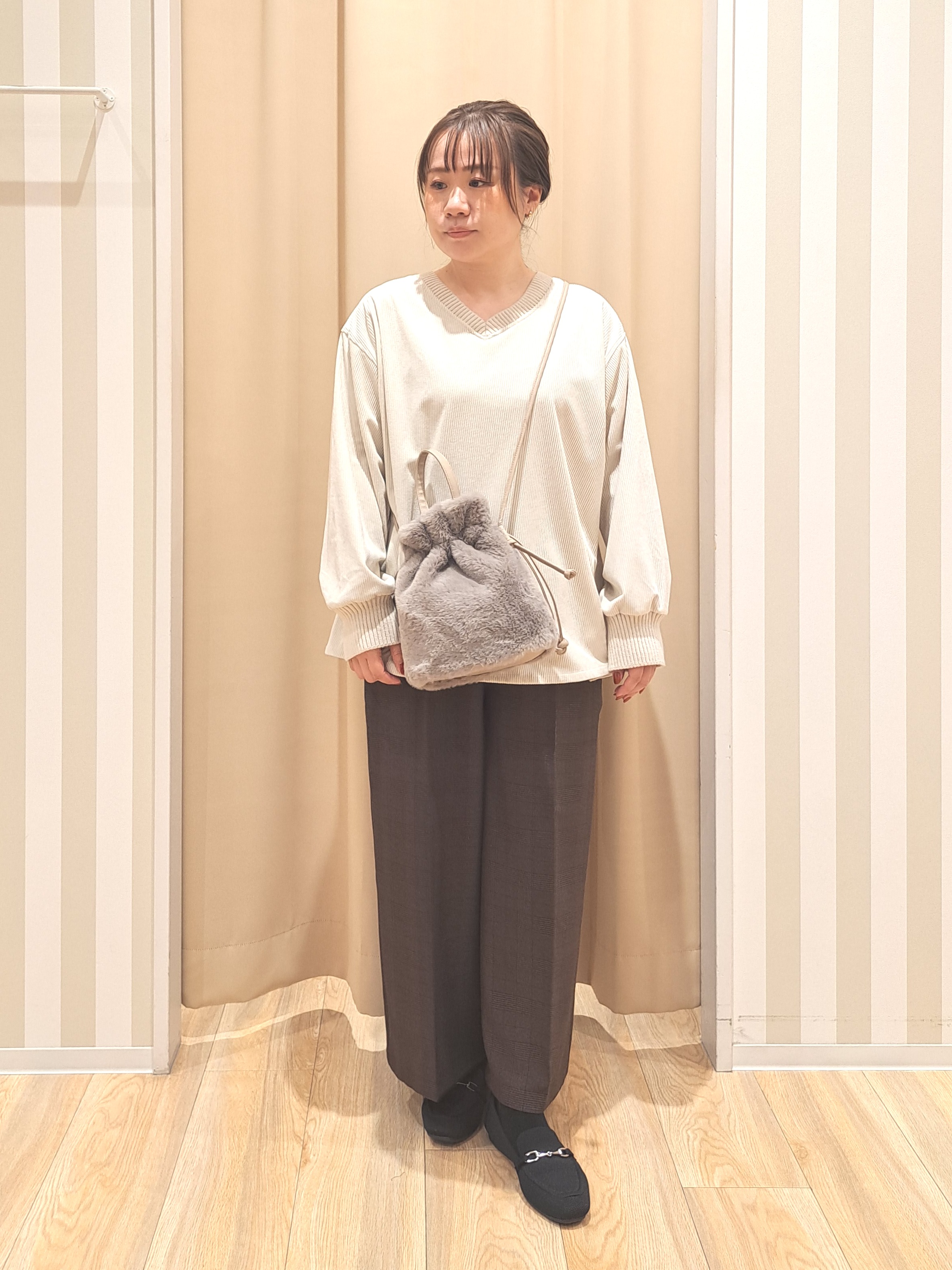 sho*さんの「SHOO･LA･RUE｜【S-LL/洗濯機可/前後2WAY】大人上品にきまる コーデュロイトップス」を使ったコーディネート