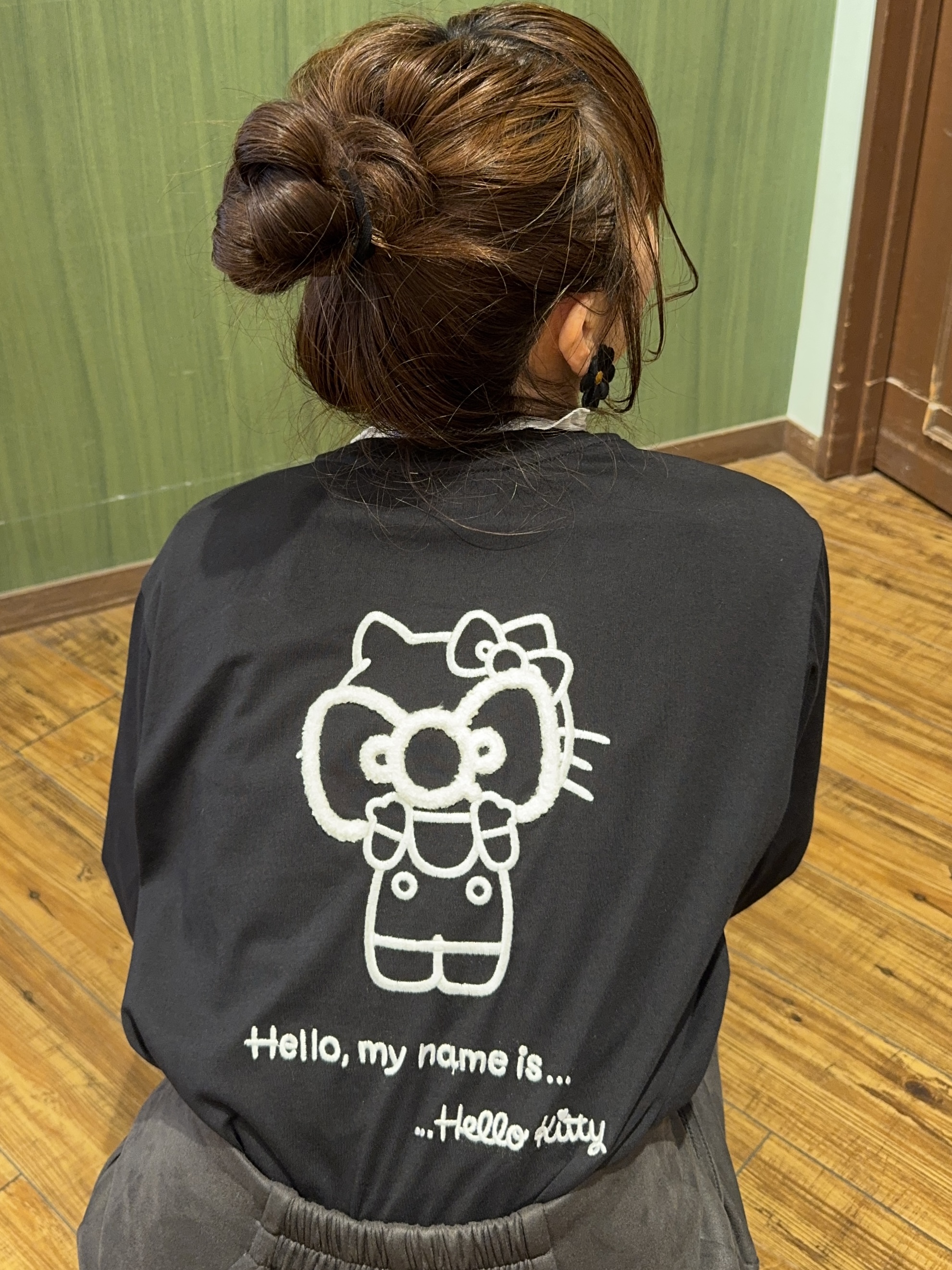 よっしーさんの「SHOO･LA･RUE｜【HELLO KITTYコラボ】刺繍ロンT」を使ったコーディネート