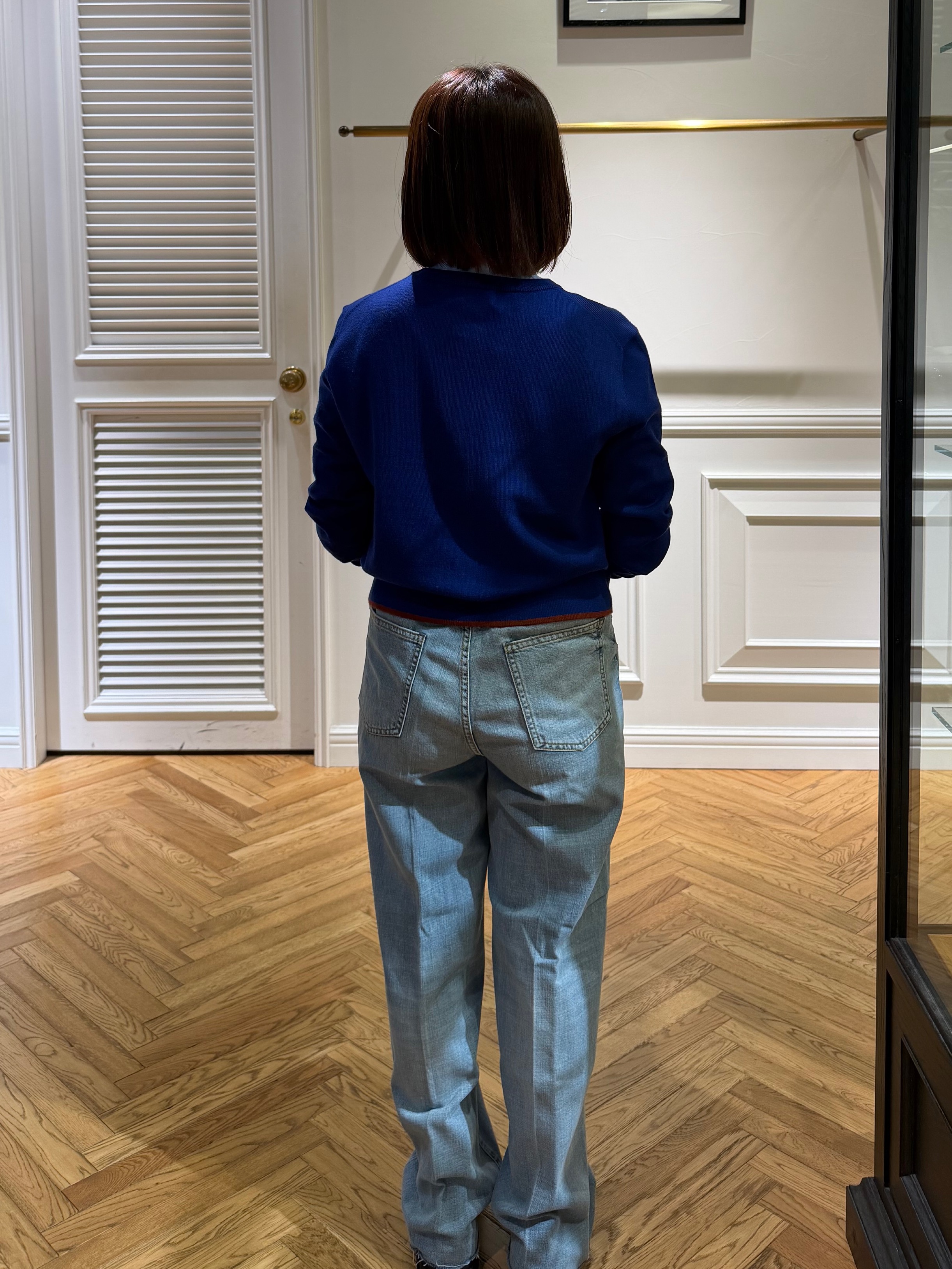 つじ まこさんの「DRESSTERIOR｜【STORY11月号掲載】ゼニアバル―ファキャッシュウールクルーネックカーディガン」を使ったコーディネート